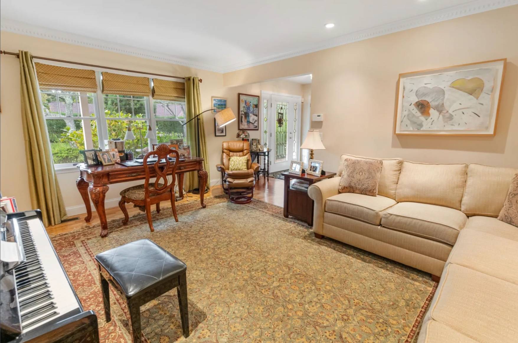 39 RAYMONDS LN