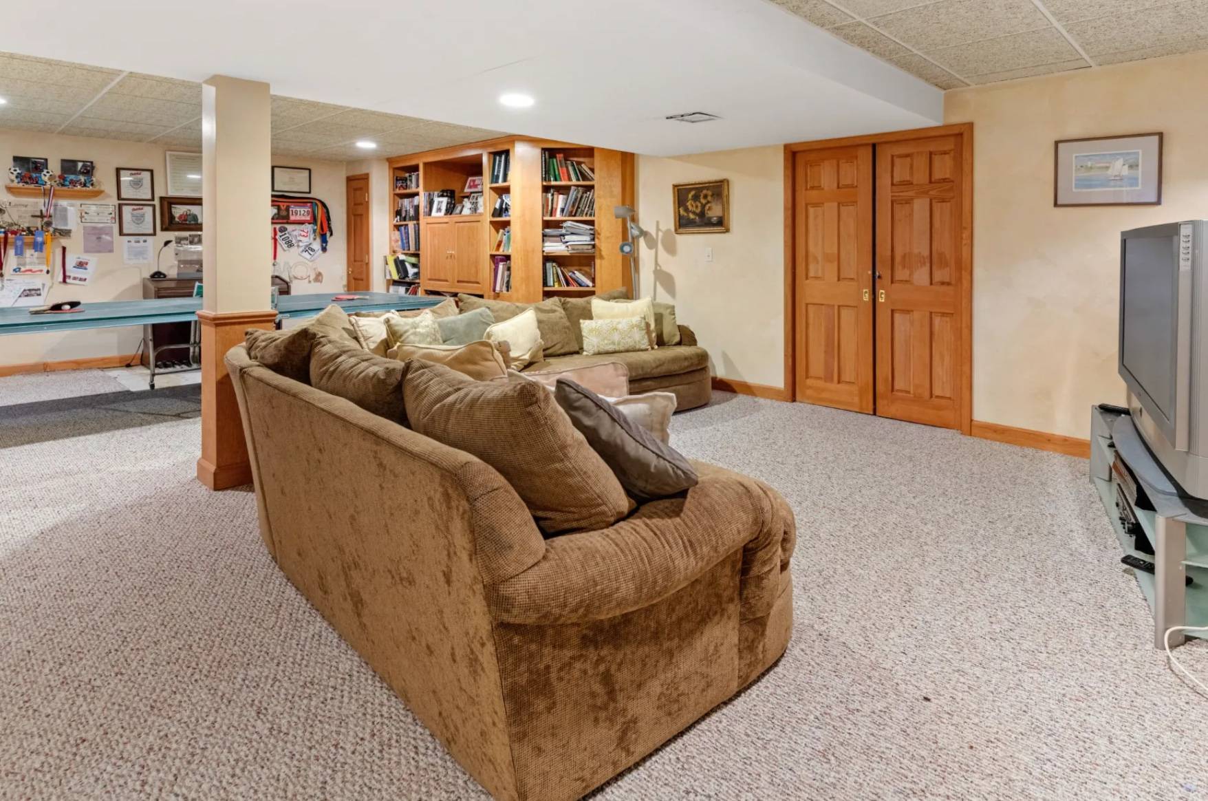 39 RAYMONDS LN