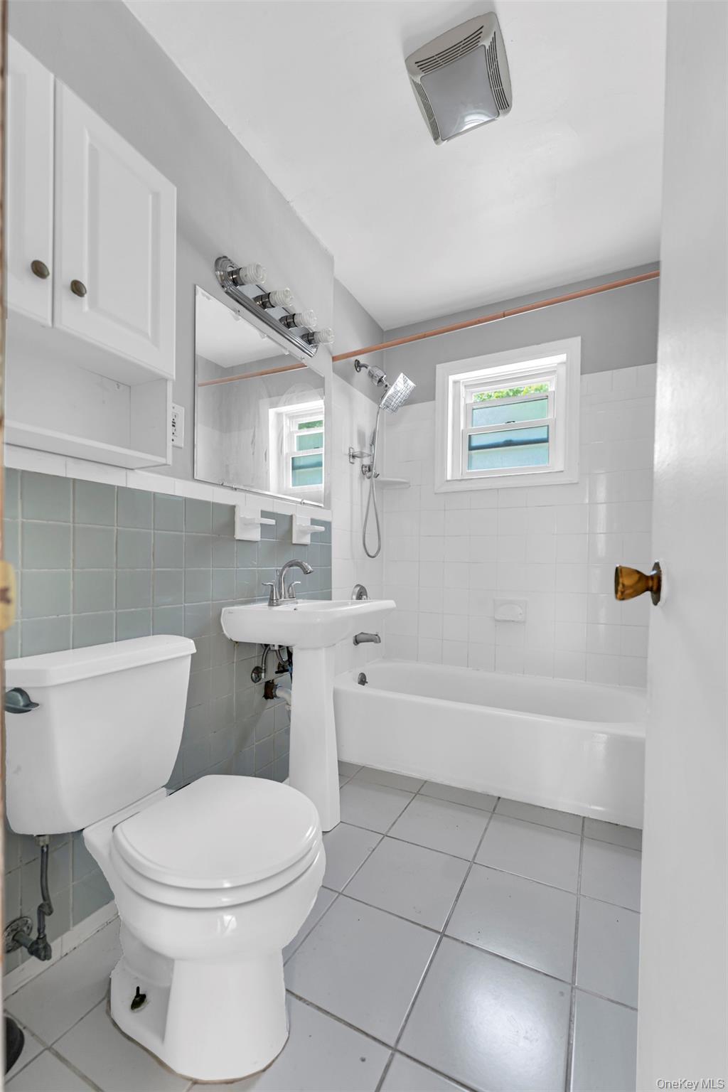 1879 Crompond Road Unit: F9