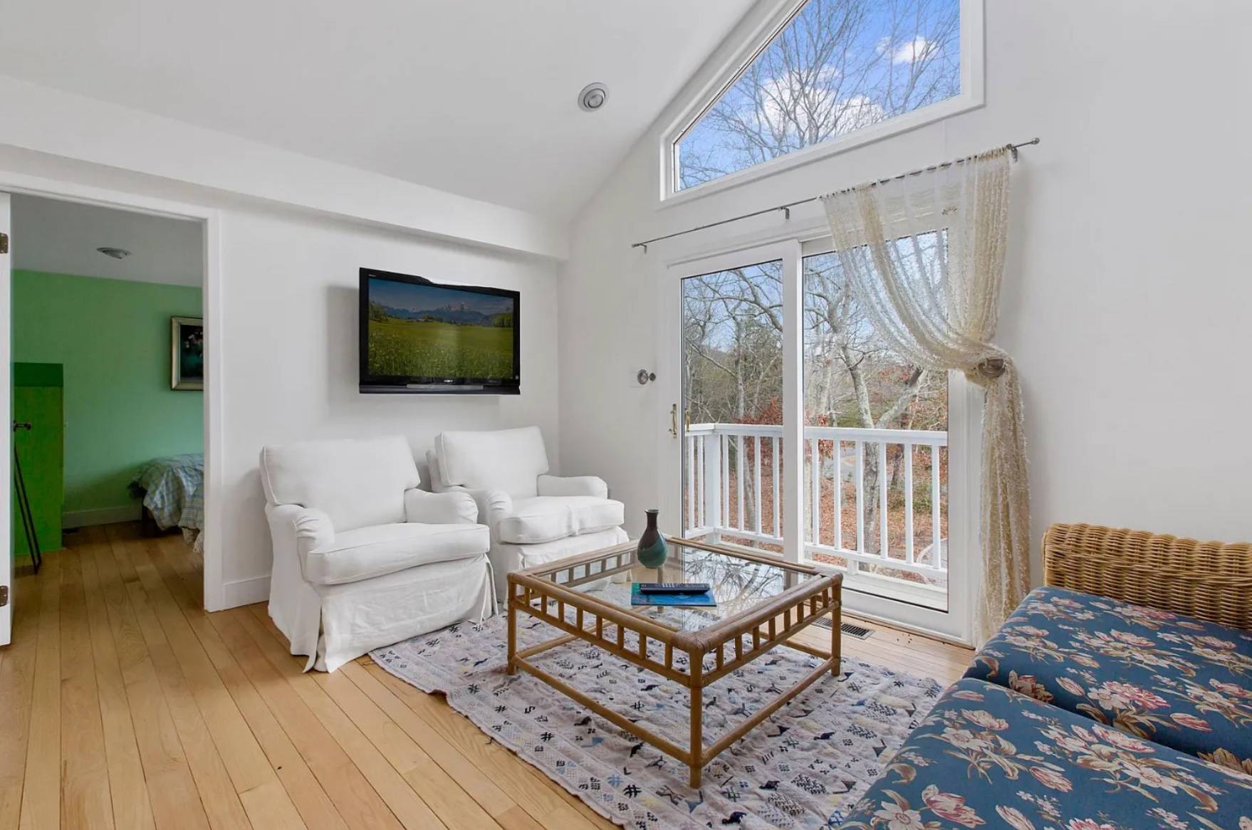 44 DIANE DR