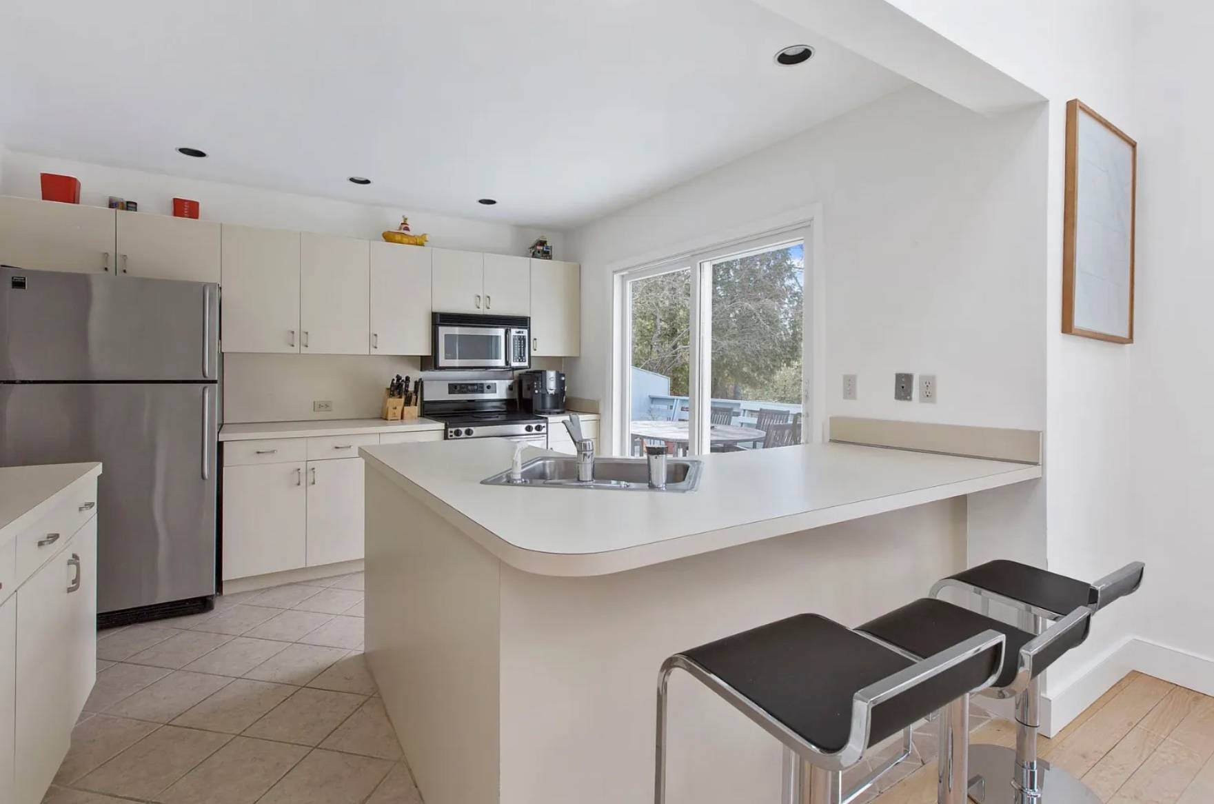 44 DIANE DR