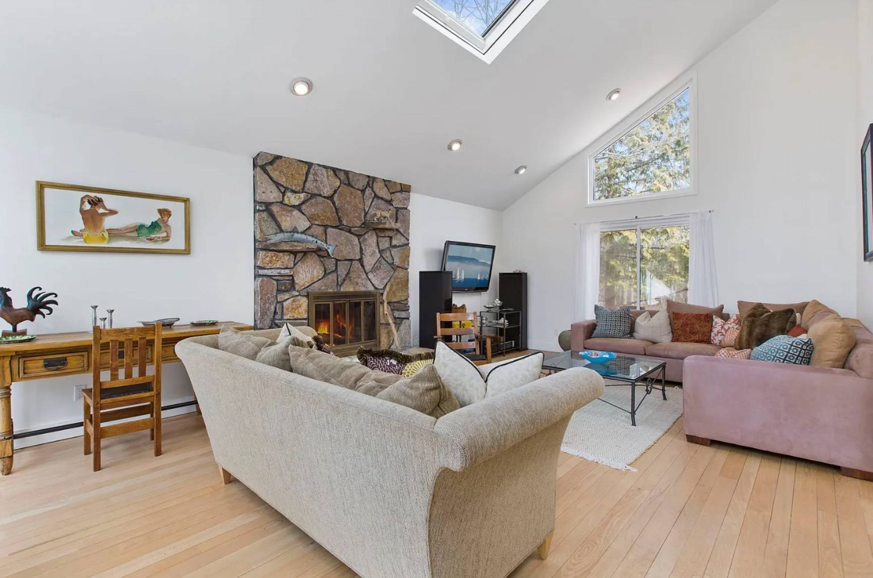 44 DIANE DR