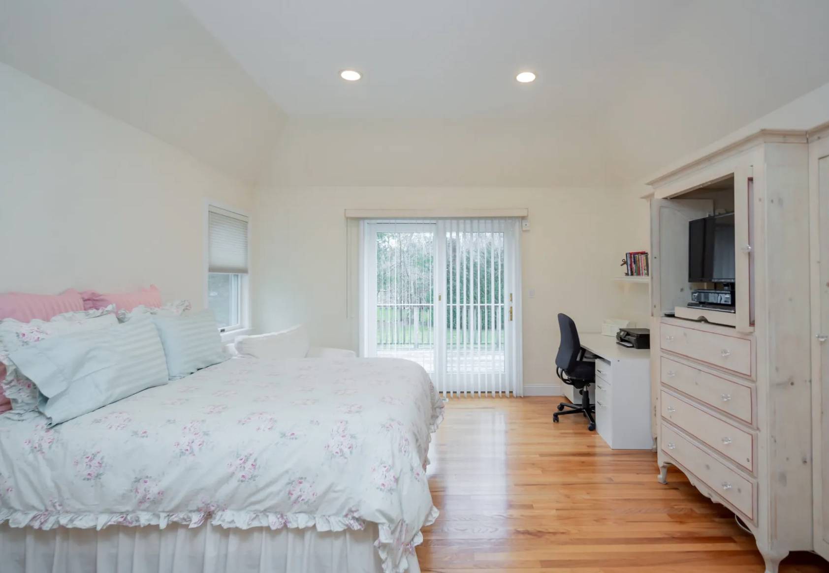 20 BROIDY LN