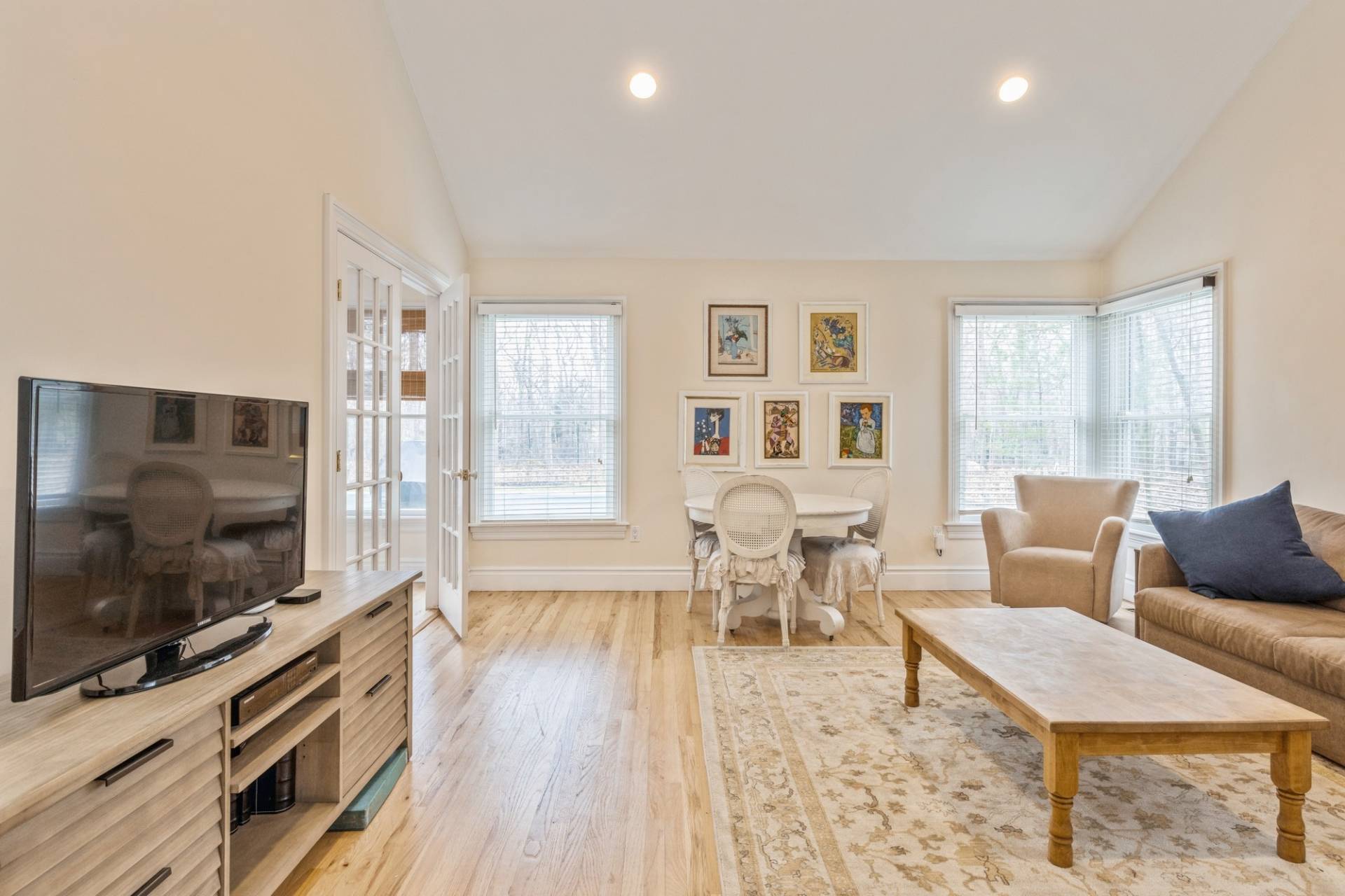 19 Grape Arbot Ln
