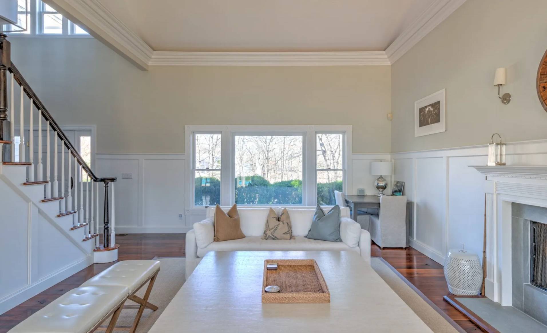 8 MOUNTAIN LAUREL LN