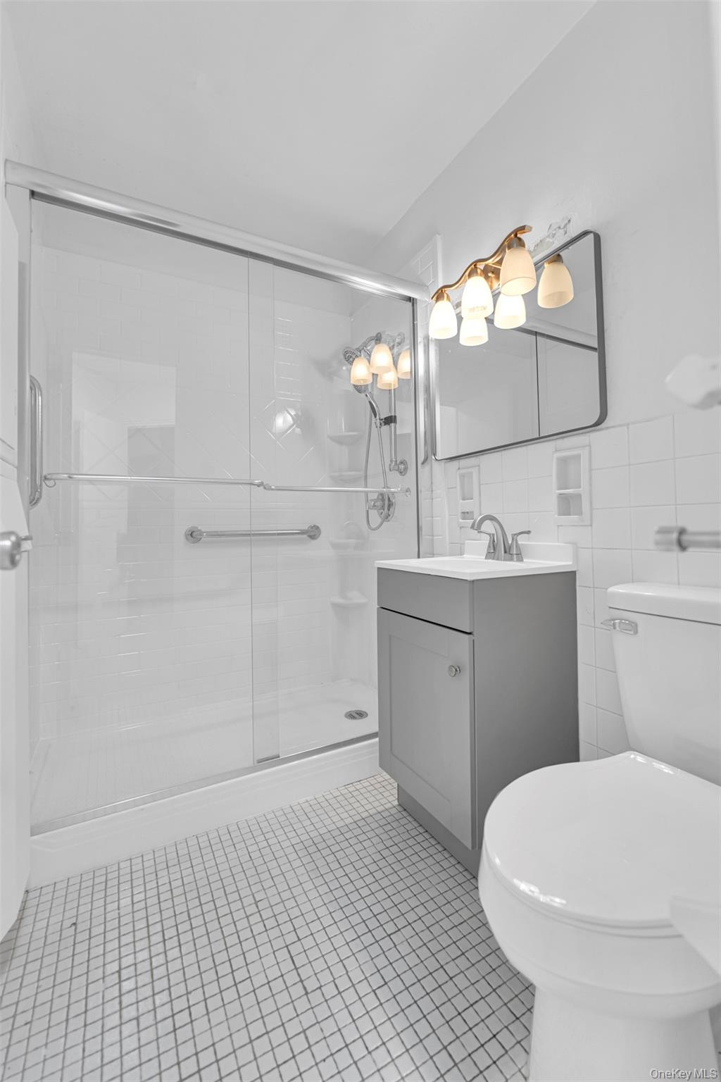 5800 Arlington Avenue Unit: 2R