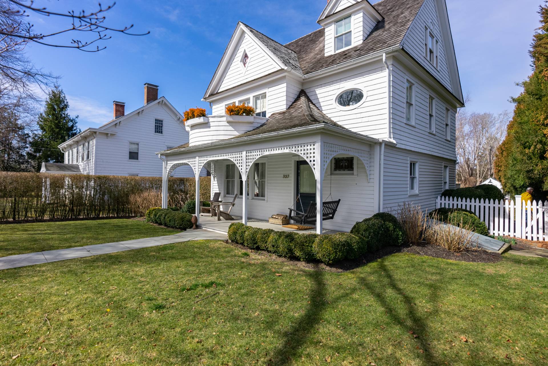 327 Main St