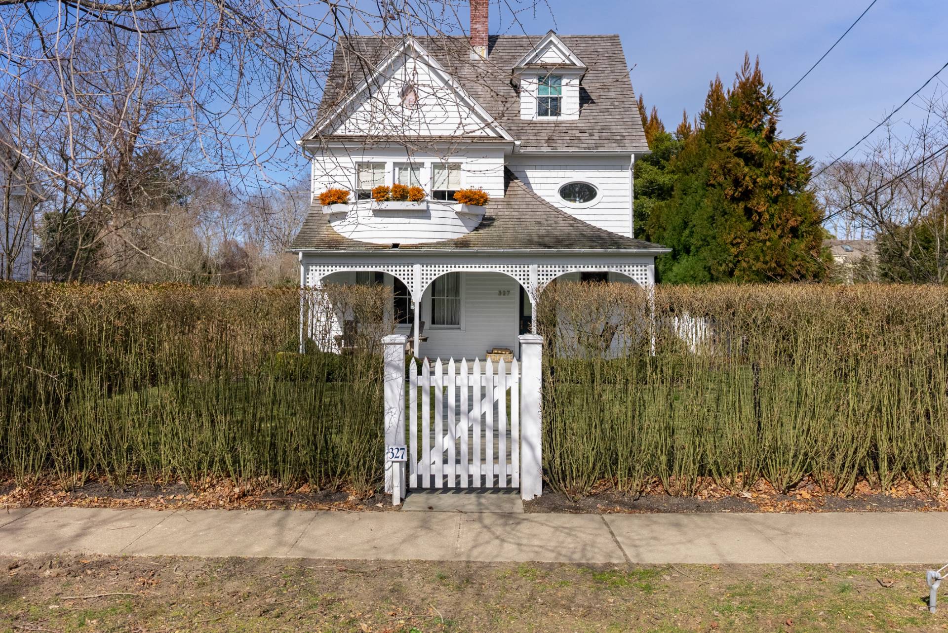 327 Main St