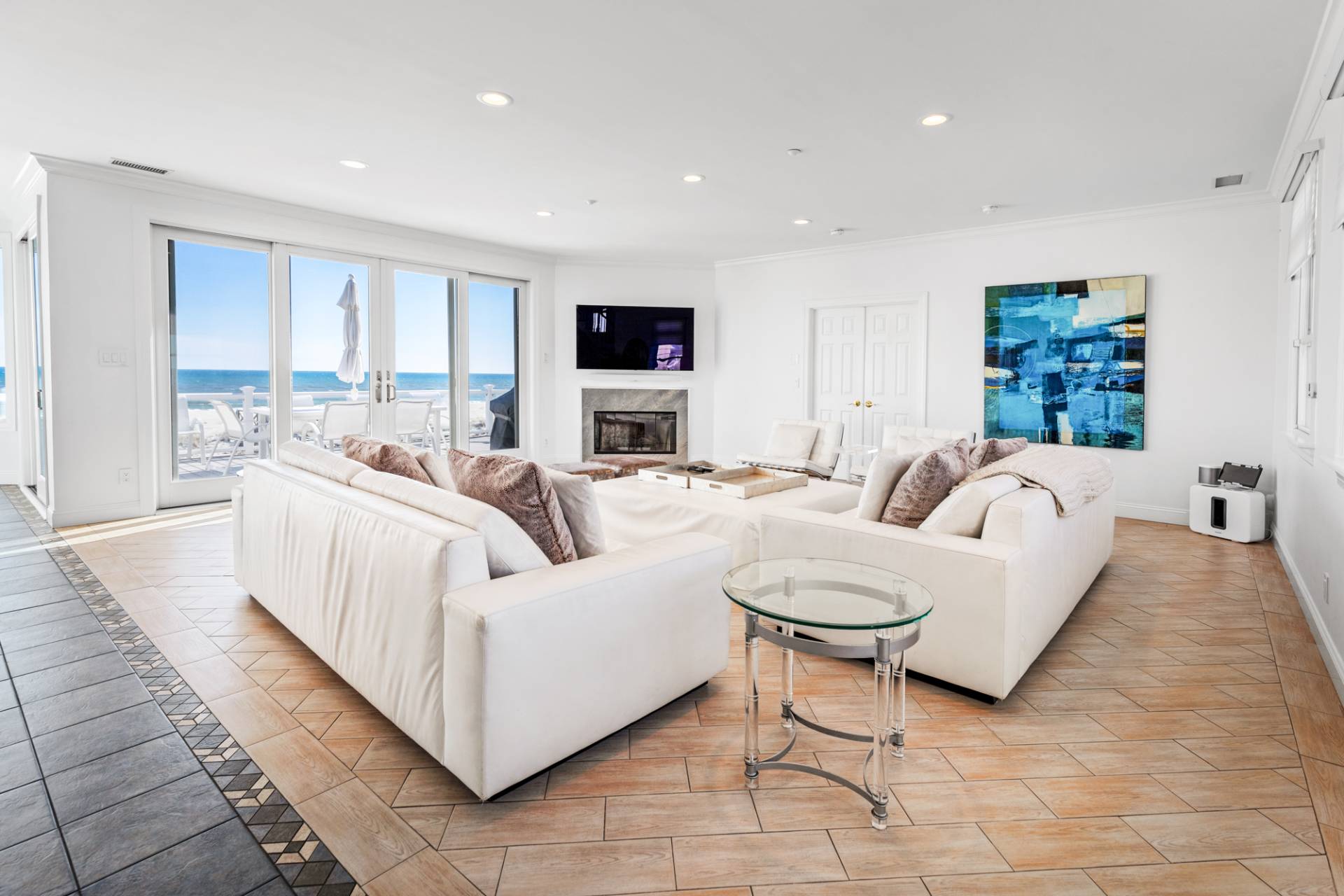 687 DUNE RD