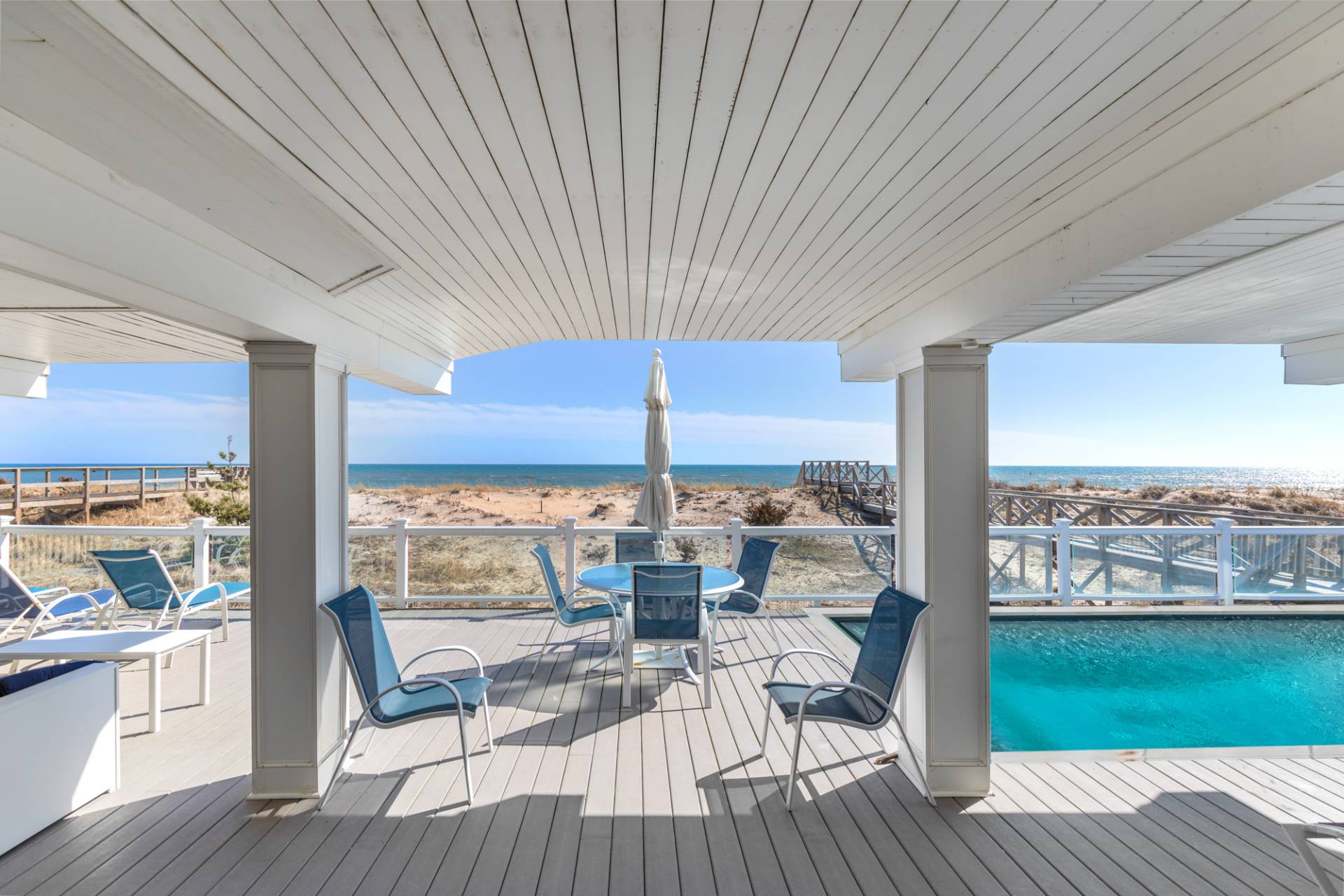 687 DUNE RD
