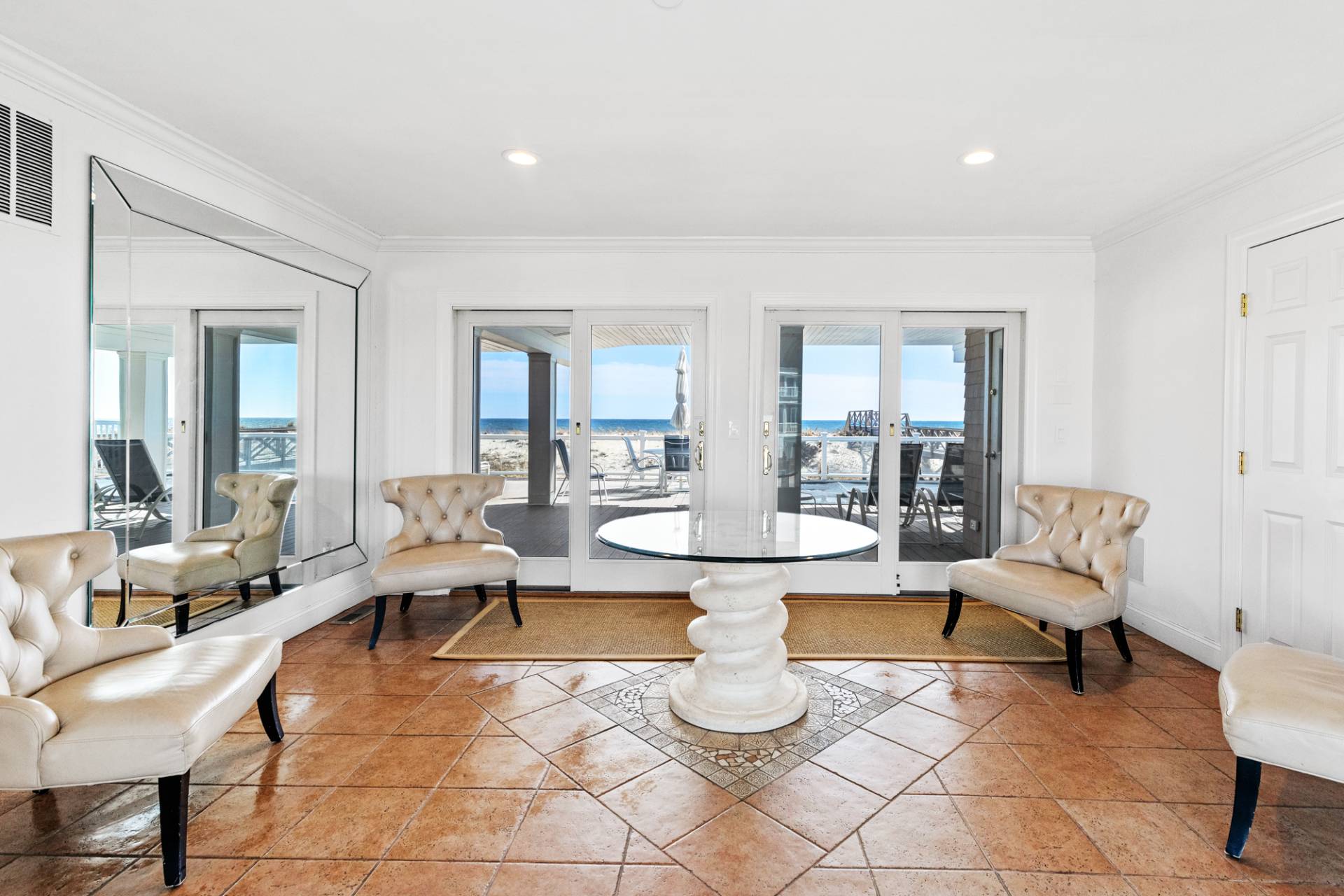 687 DUNE RD