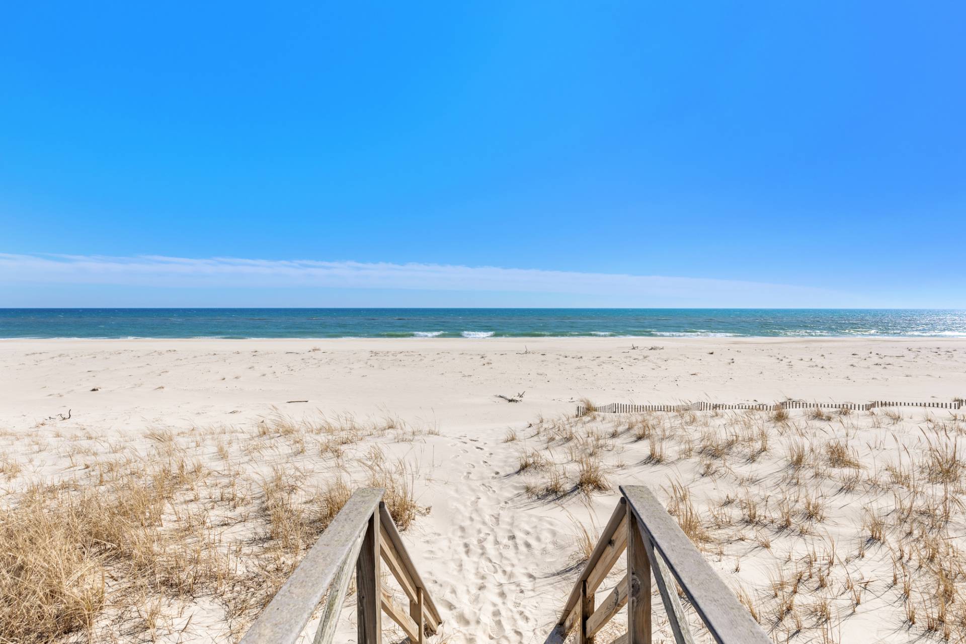 687 DUNE RD