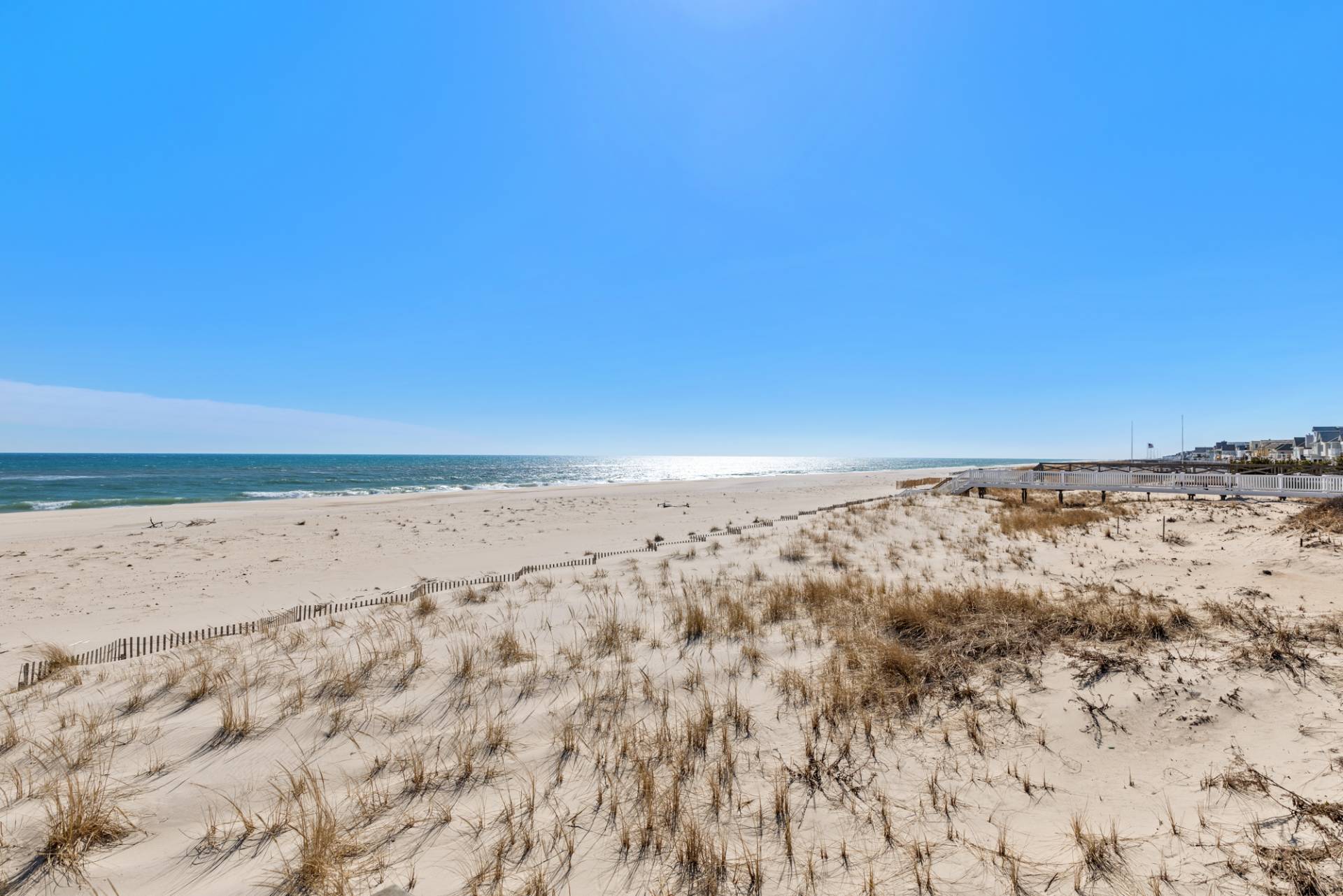 687 DUNE RD