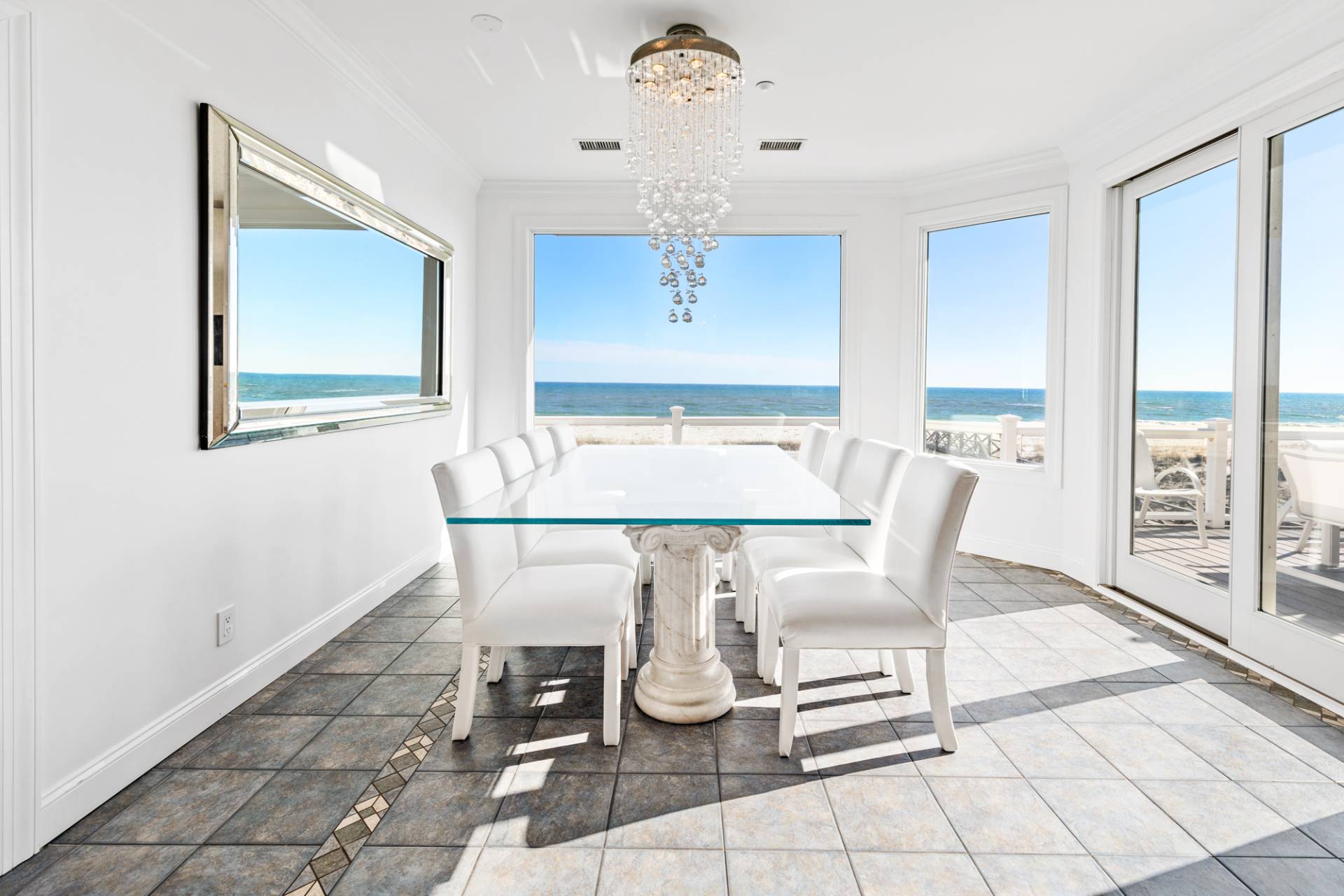 687 DUNE RD