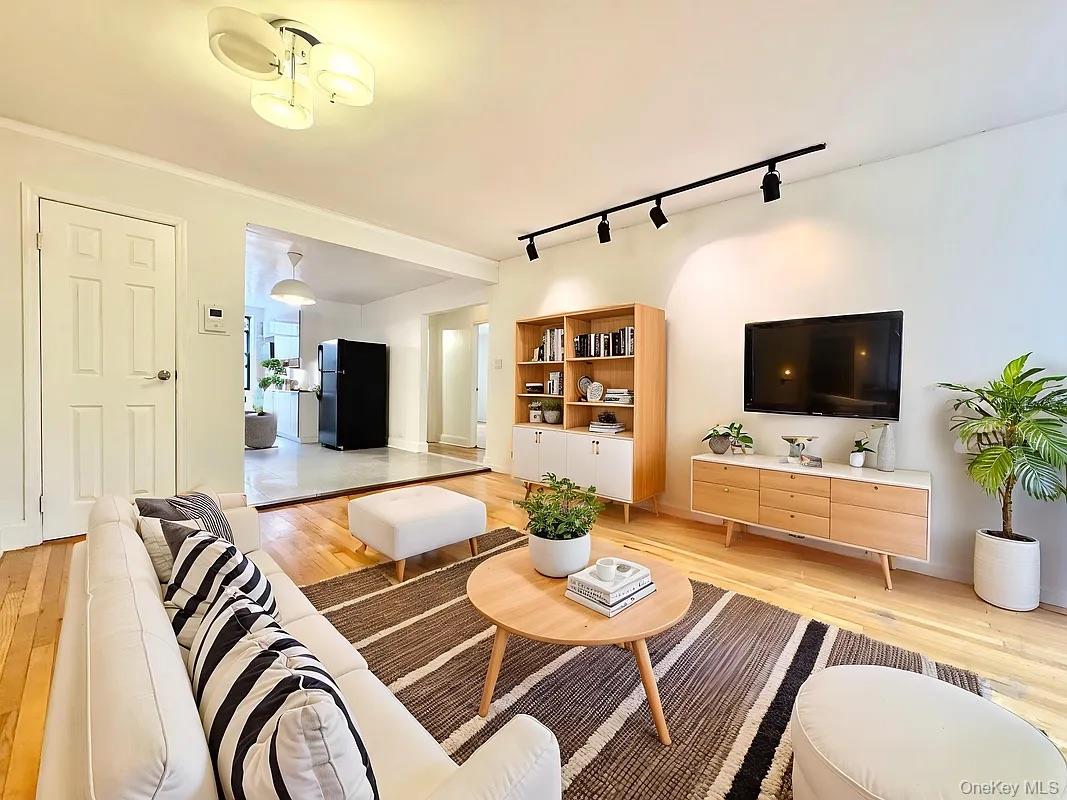 102-17 64th Road Unit: 3E