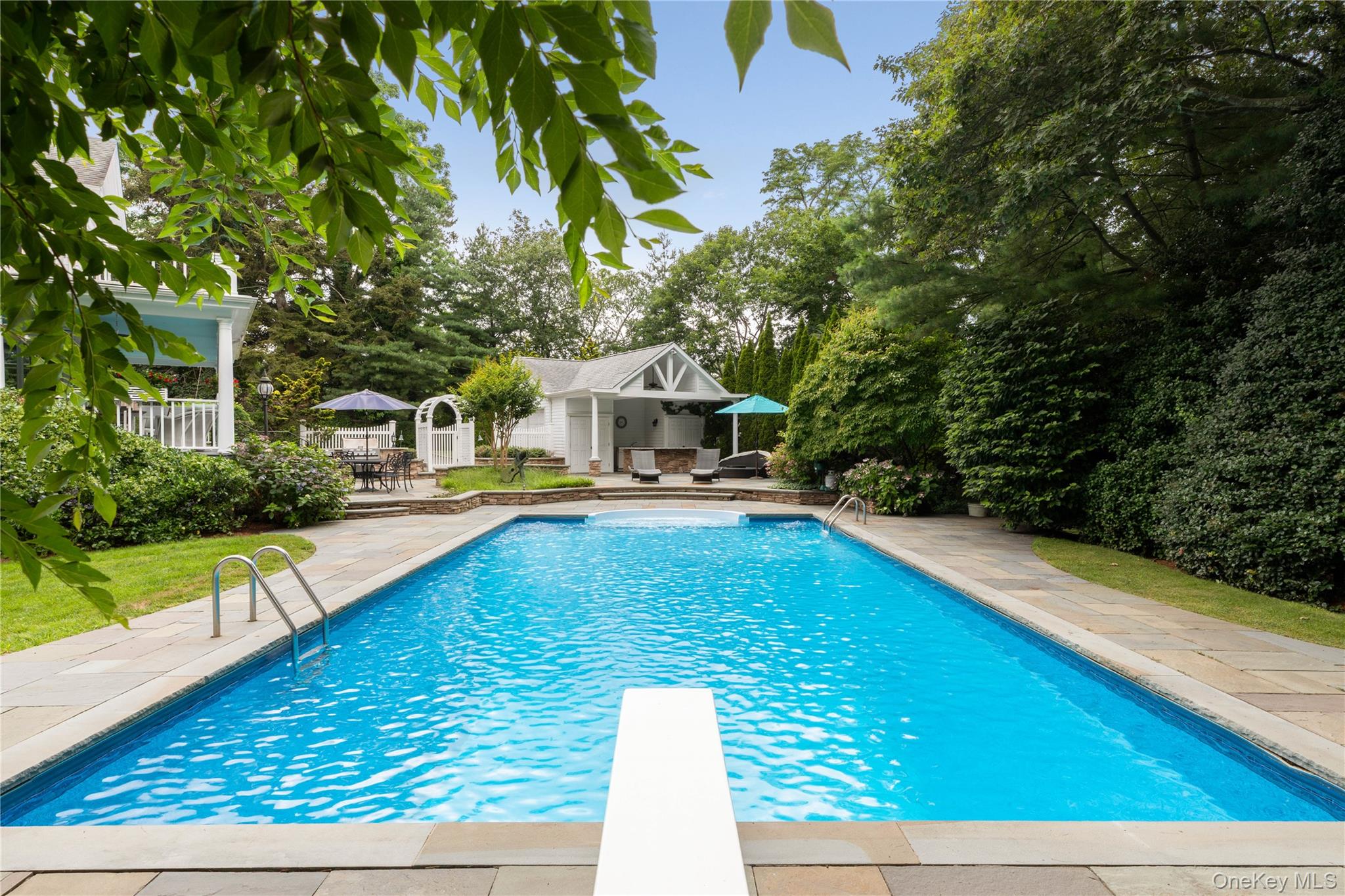 10 Eastview Lane