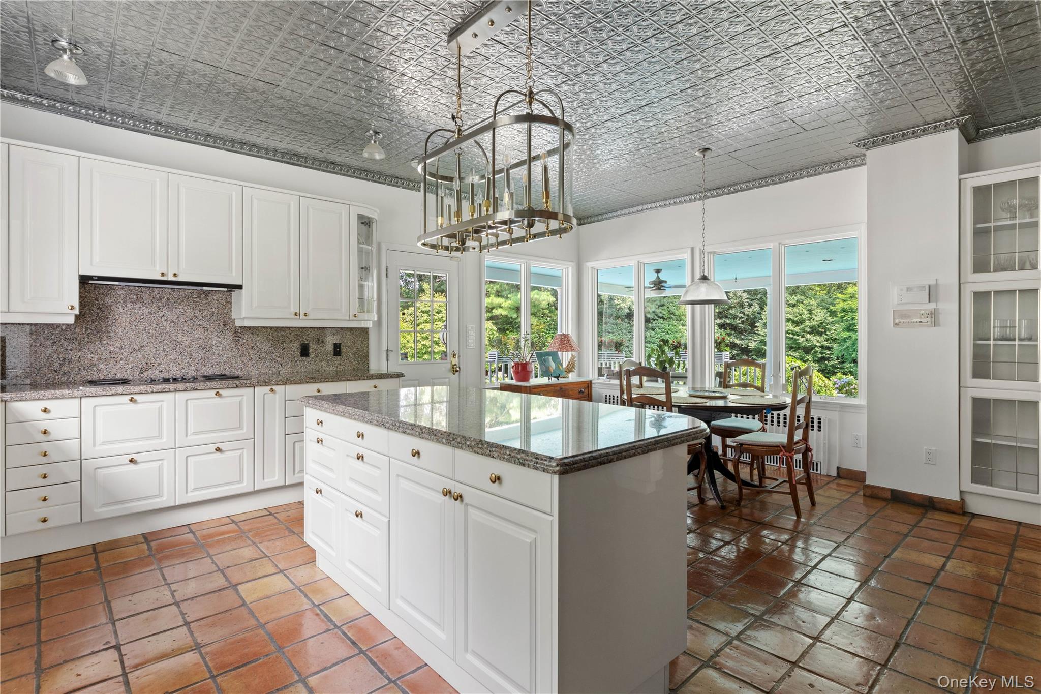 10 Eastview Lane
