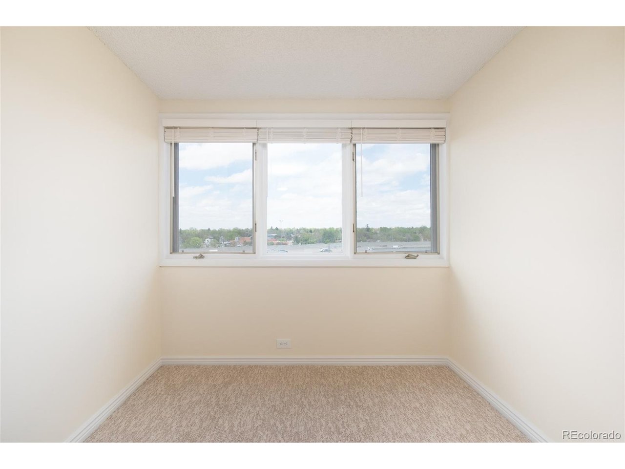 2225 Buchtel Blvd 607