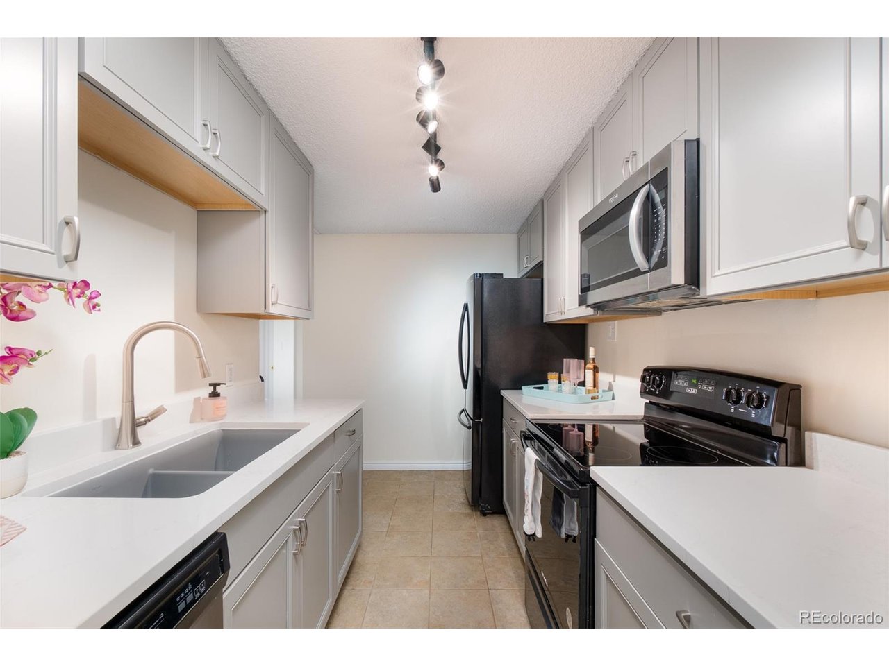 2225 Buchtel Blvd 607