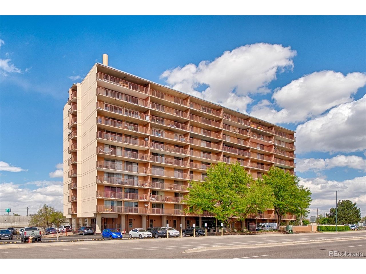 2225 Buchtel Blvd 607