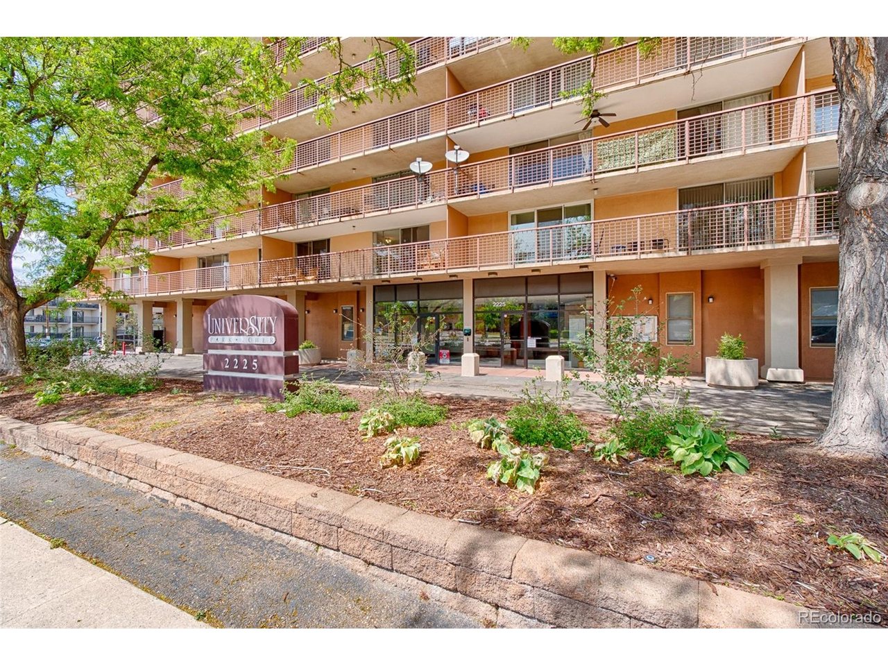 2225 Buchtel Blvd 607