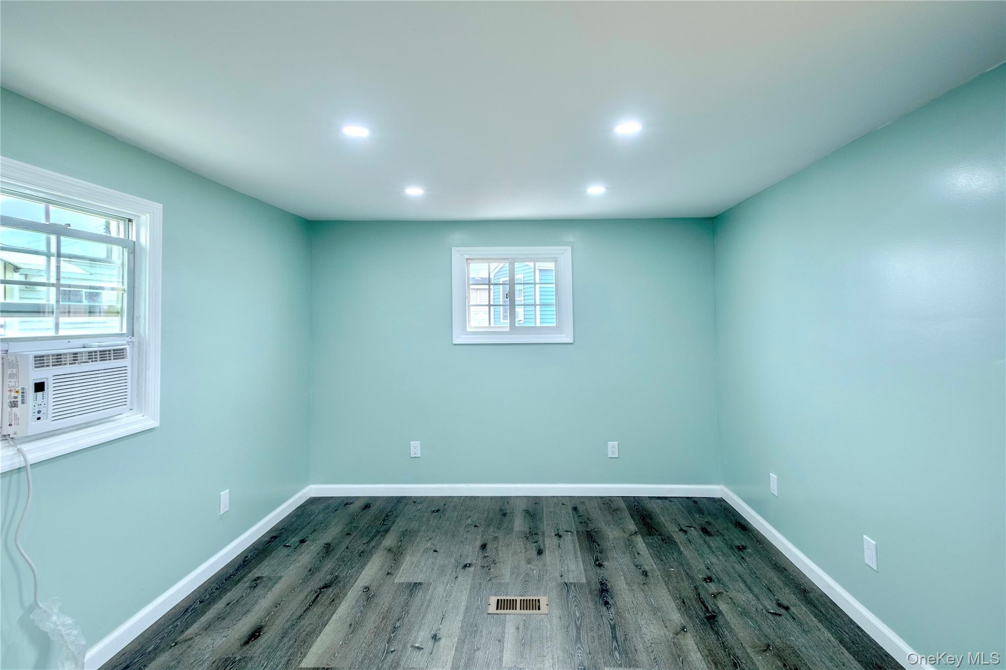 150 Main St Unit: 14