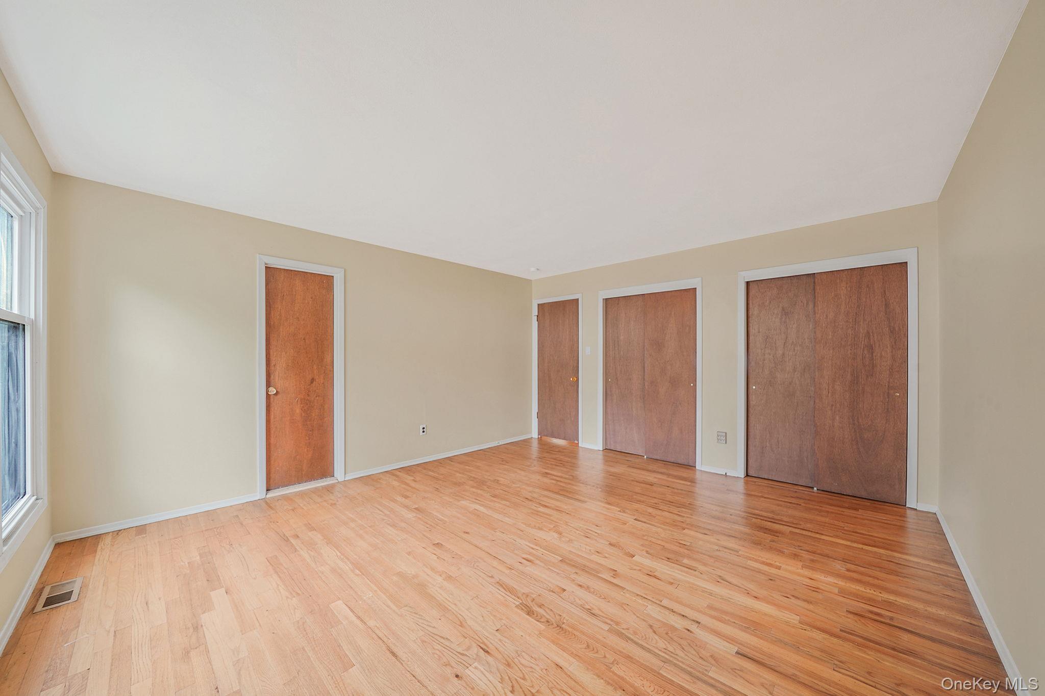 386a Glen Cove Avenue