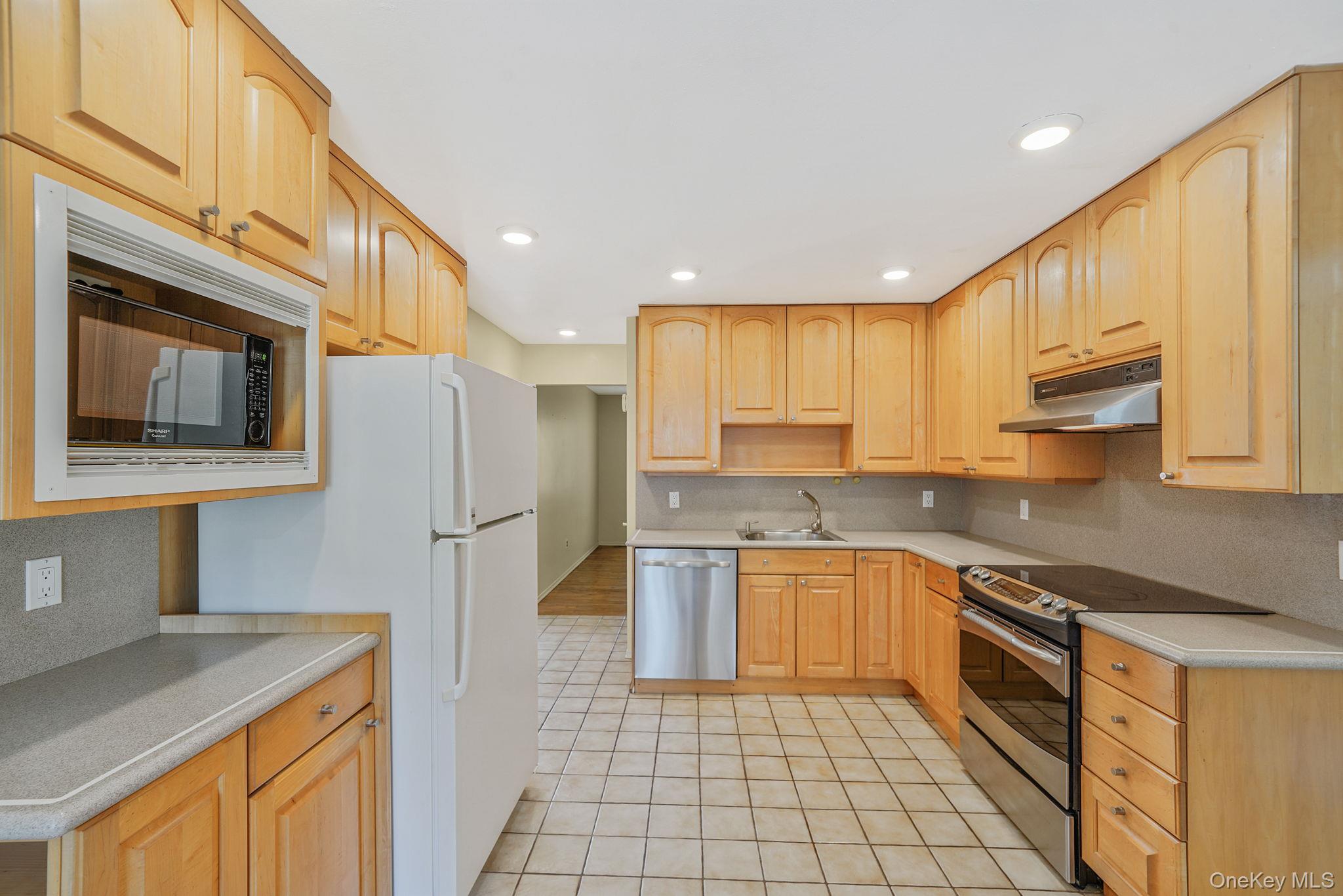 386a Glen Cove Avenue