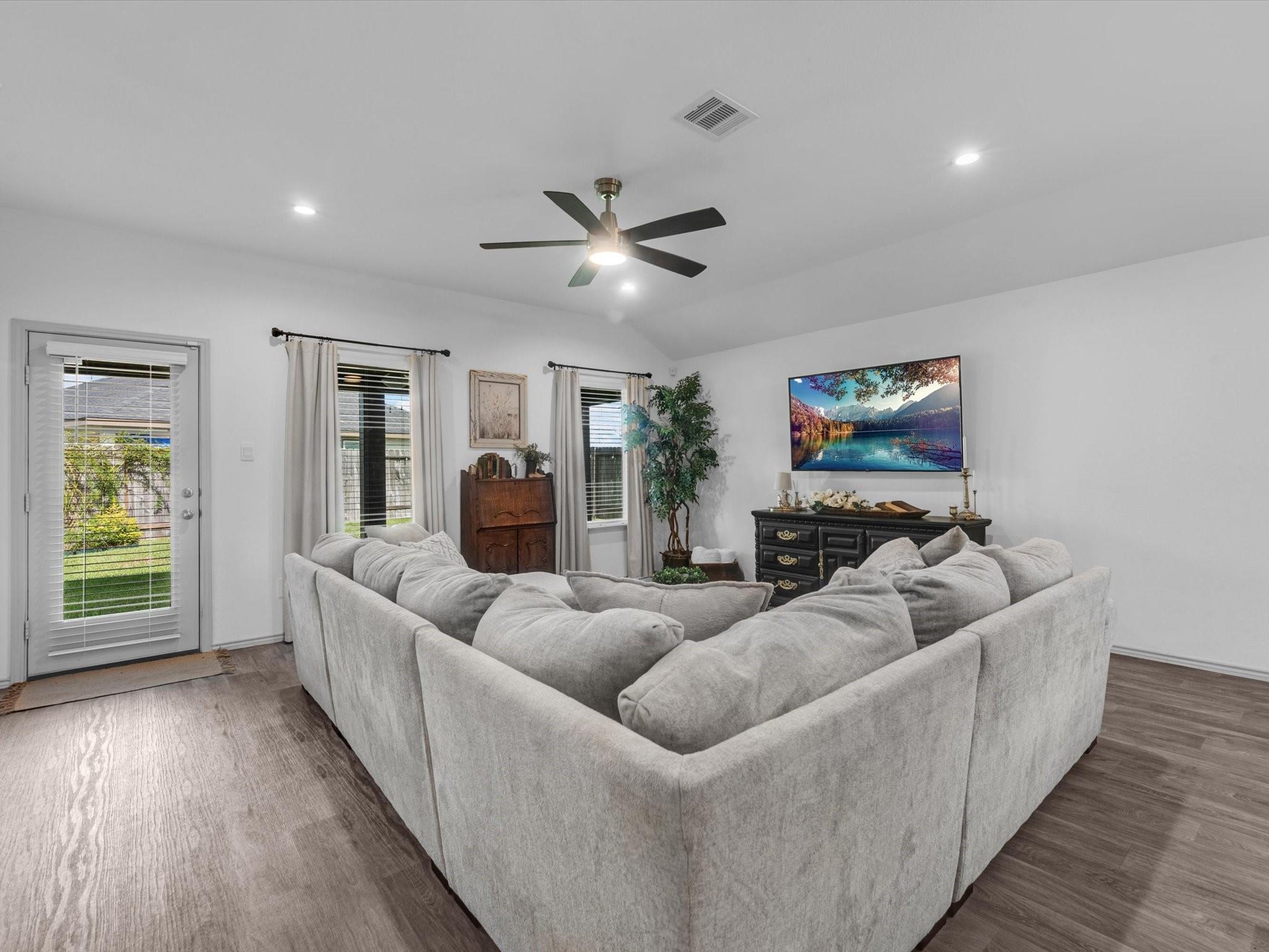 7323 Sunset Creek Drive