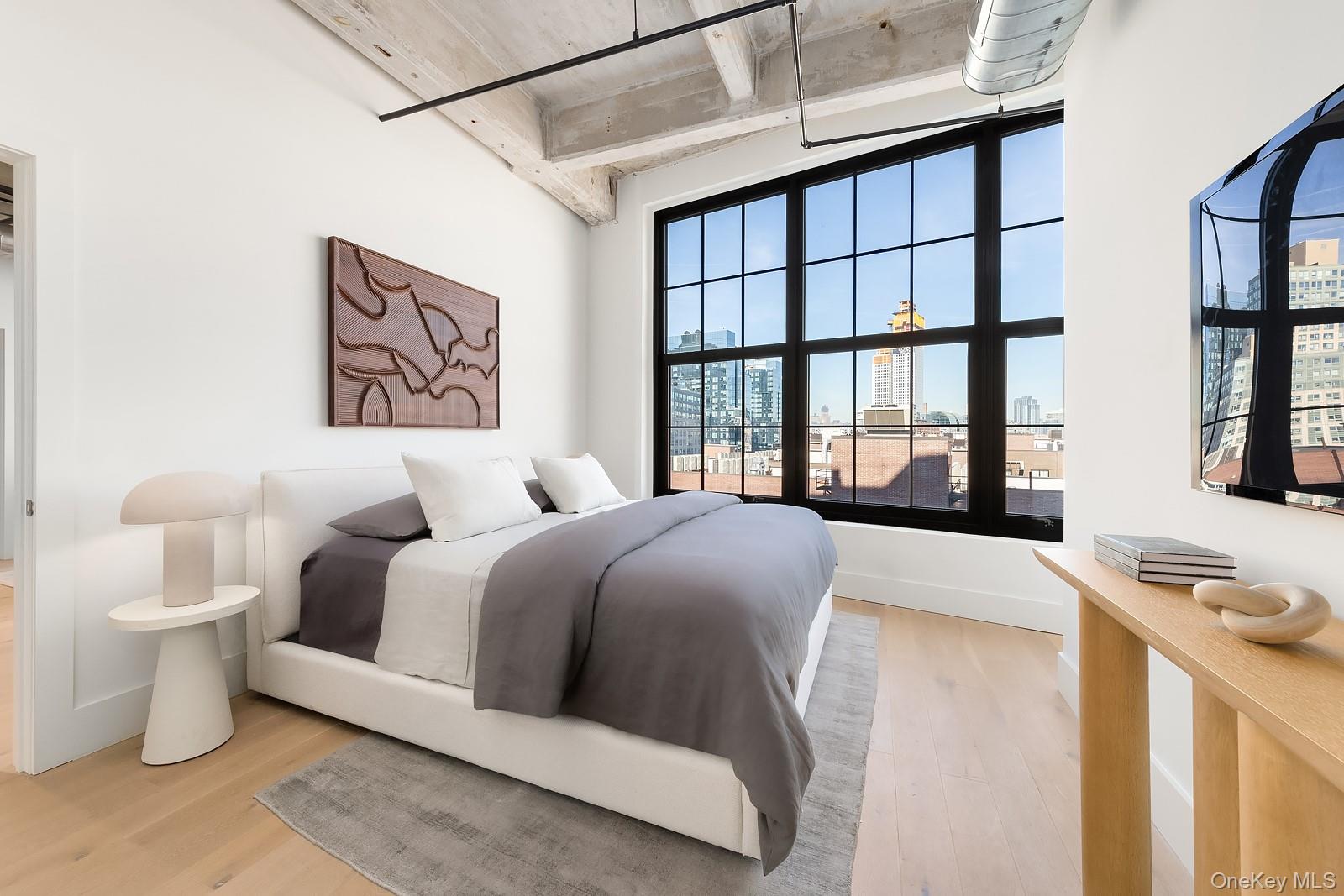 475 Kent Avenue Unit: 807