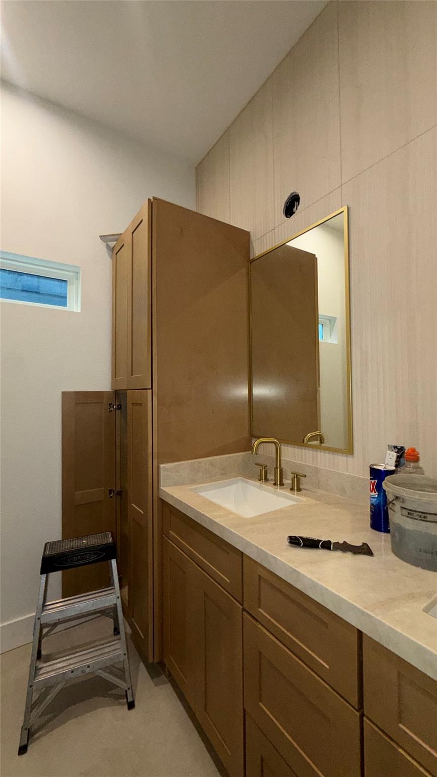 7911 Cora St Unit: A/B