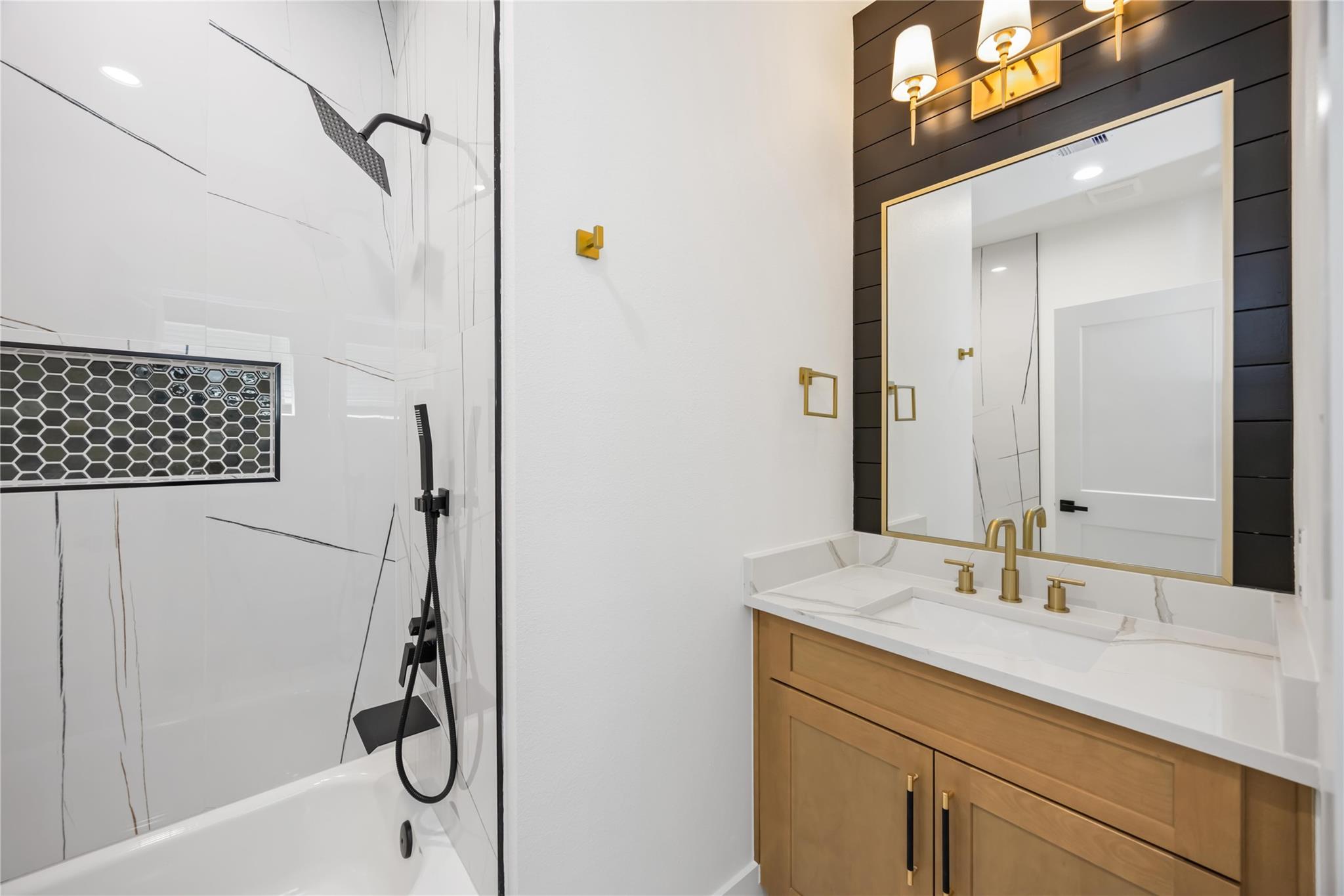 7911 Cora St Unit: A/B