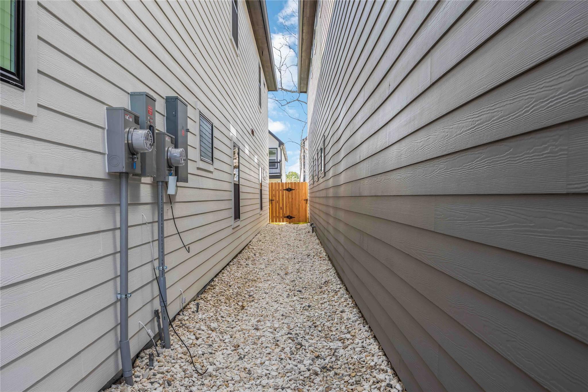7911 Cora St Unit: A/B
