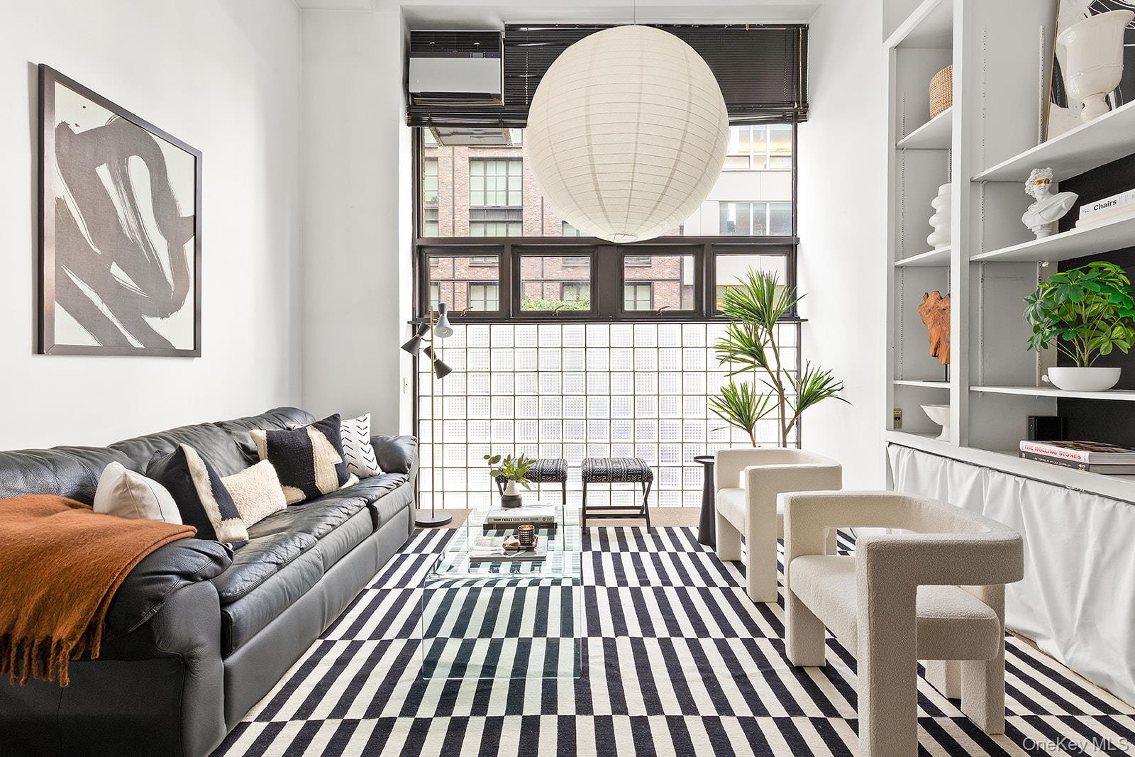 529 W 42nd Street Unit: 1B