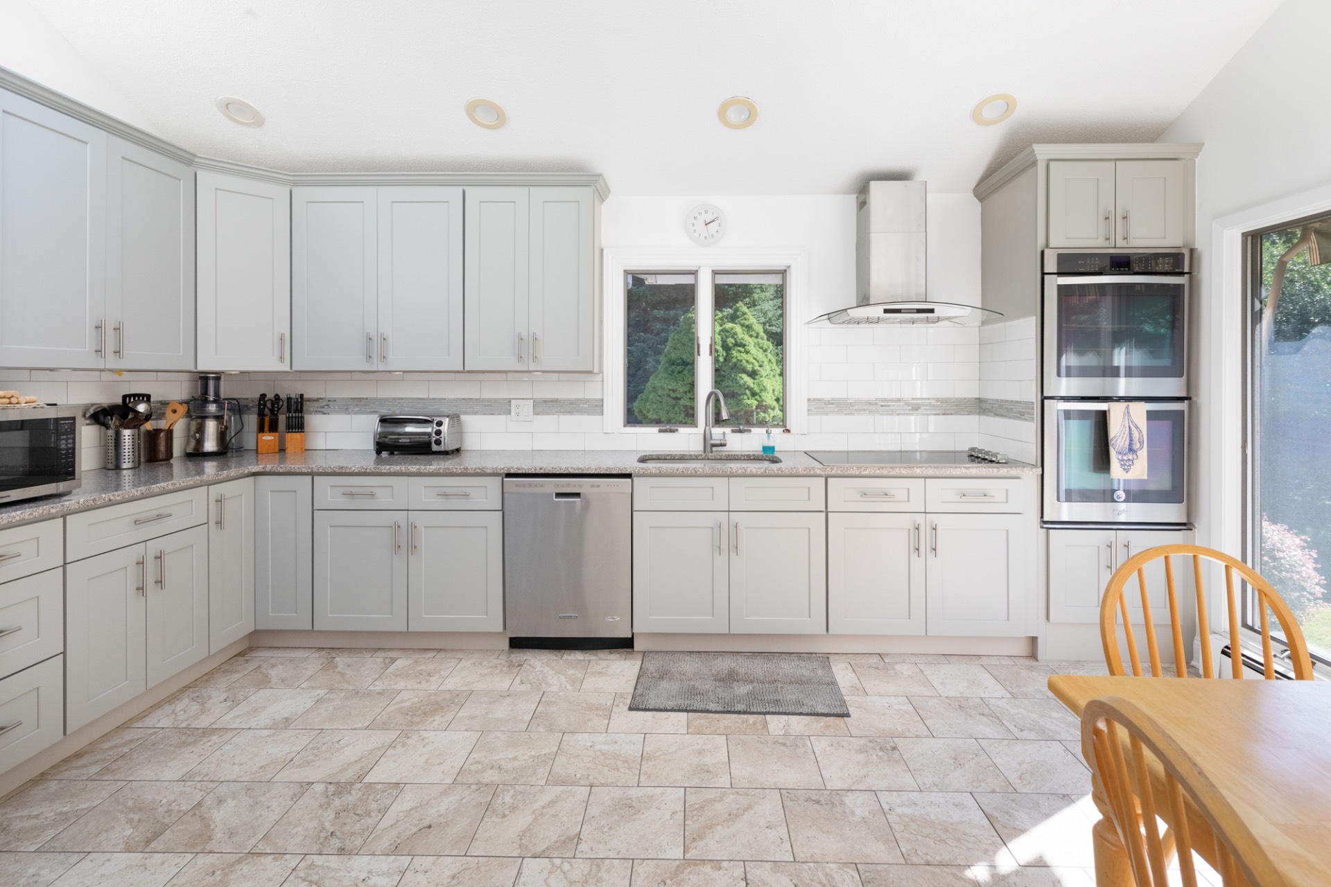 73 HIGHVIEW DR