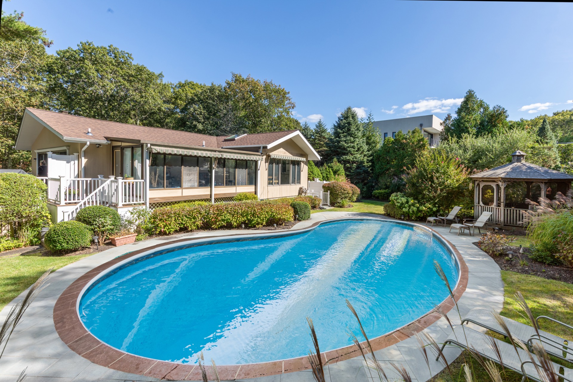 73 HIGHVIEW DR