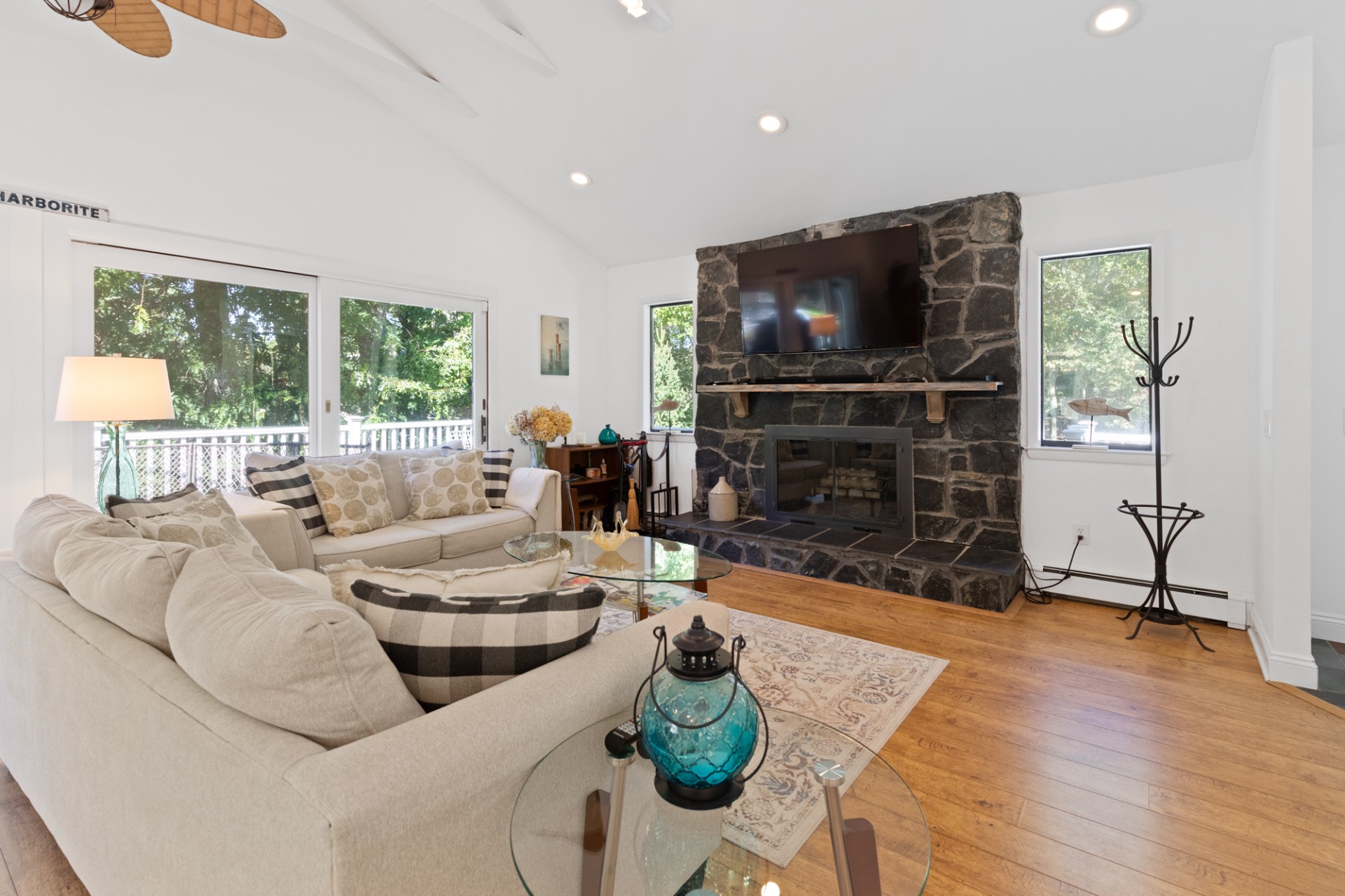 73 HIGHVIEW DR