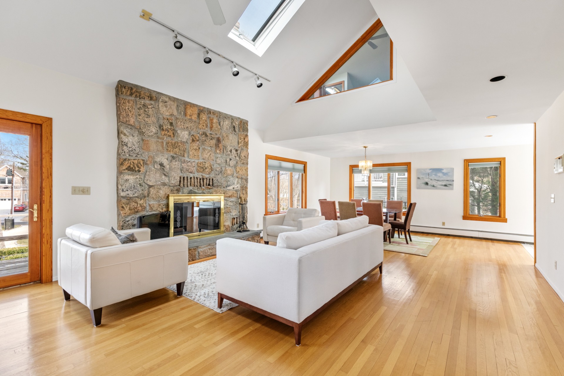 18 NOYAC HARBOR ROAD