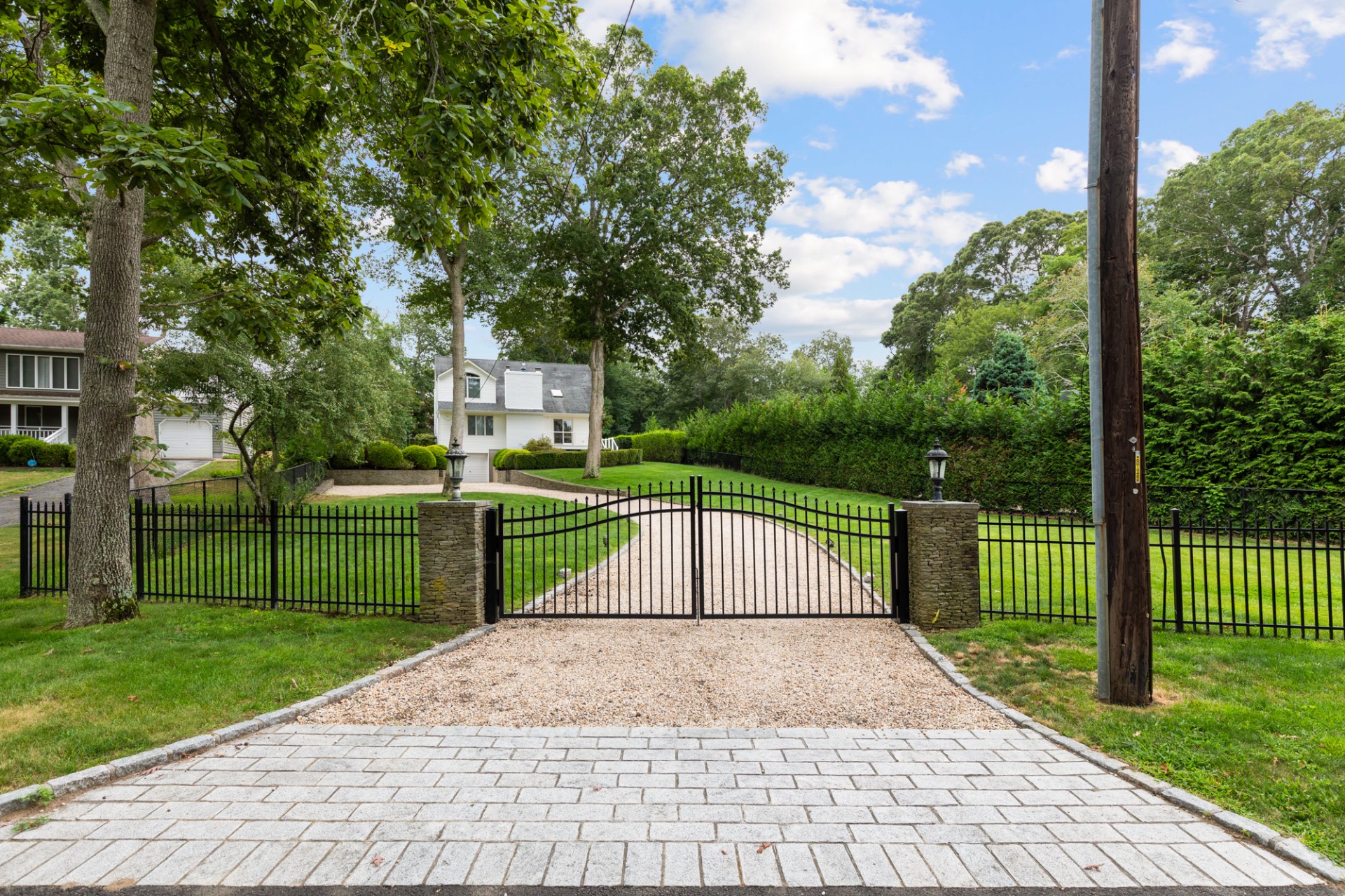 18 NOYAC HARBOR ROAD