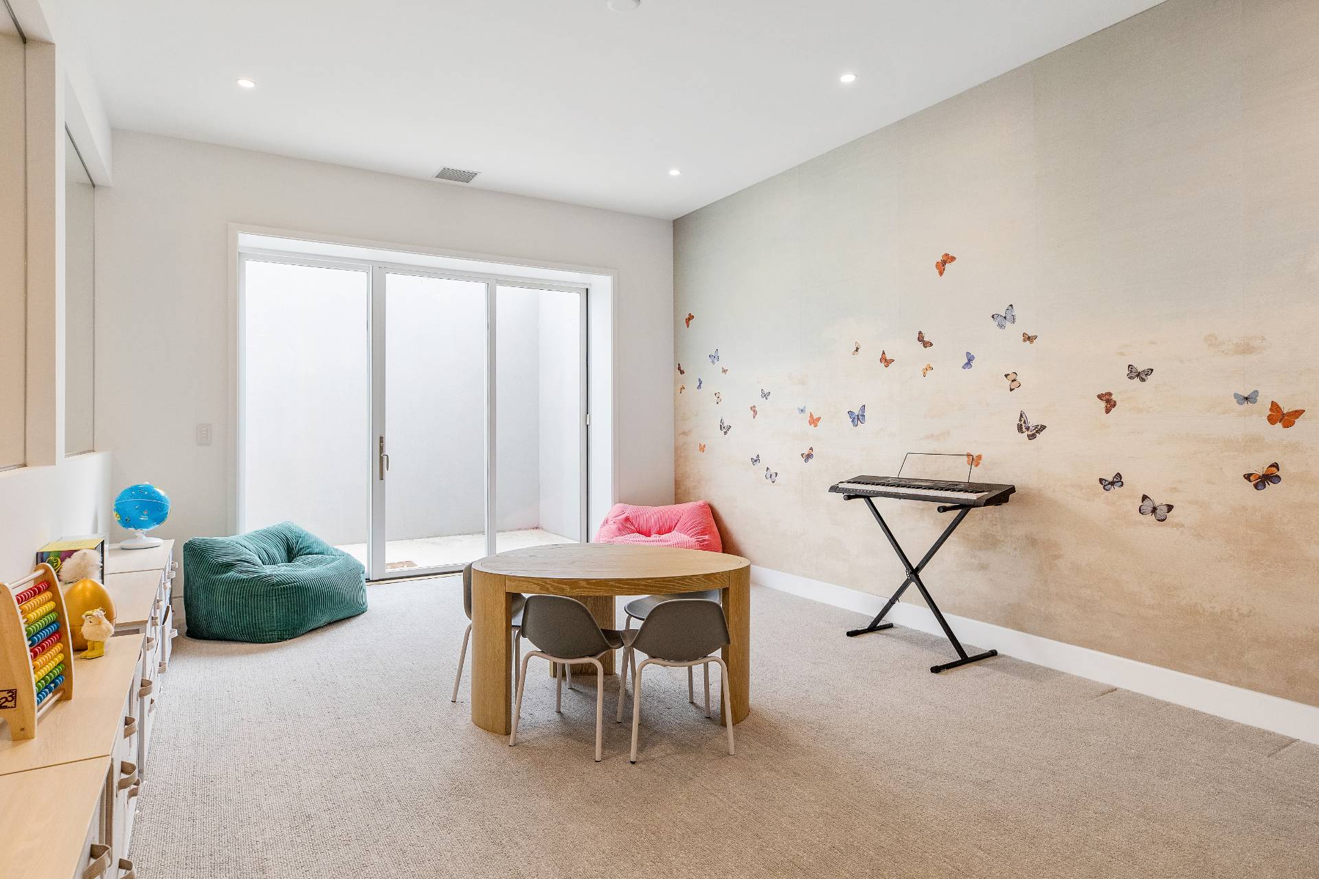 2538 Noyack Rd, Sag Harbor, NY 11963