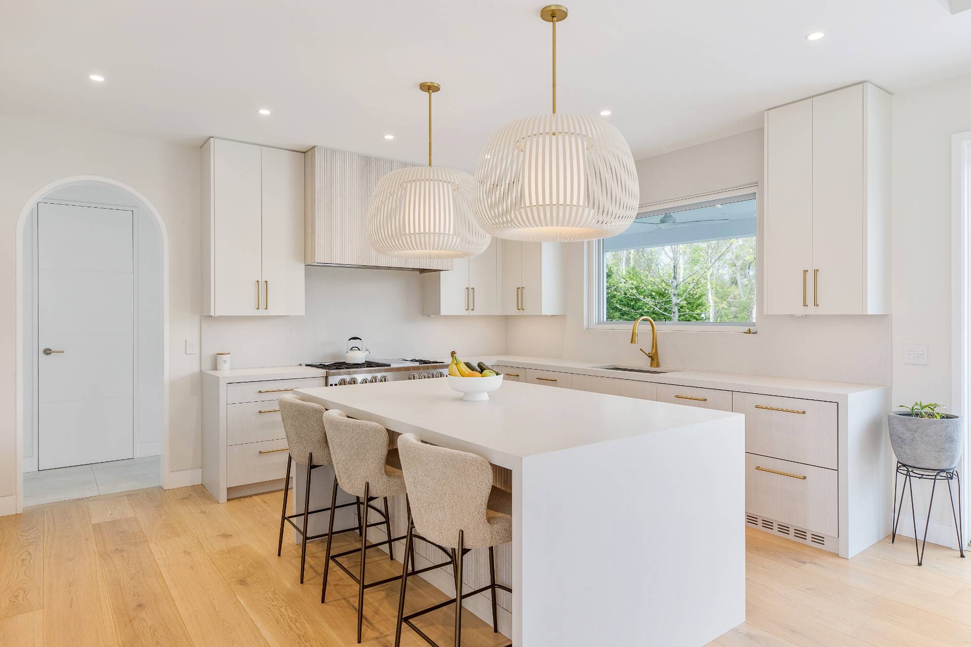 2538 Noyack Rd, Sag Harbor, NY 11963