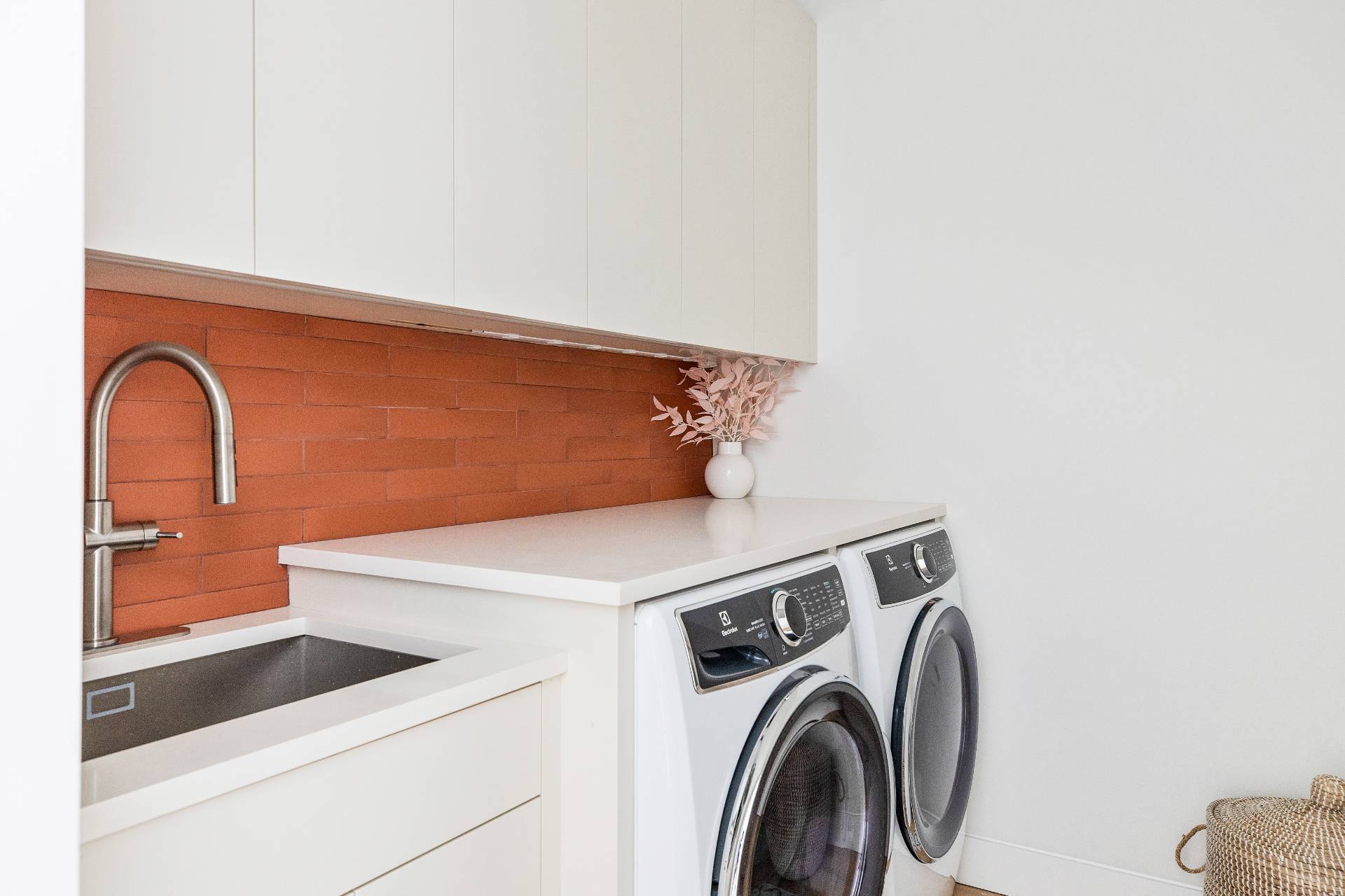 2538 Noyack Rd, Sag Harbor, NY 11963