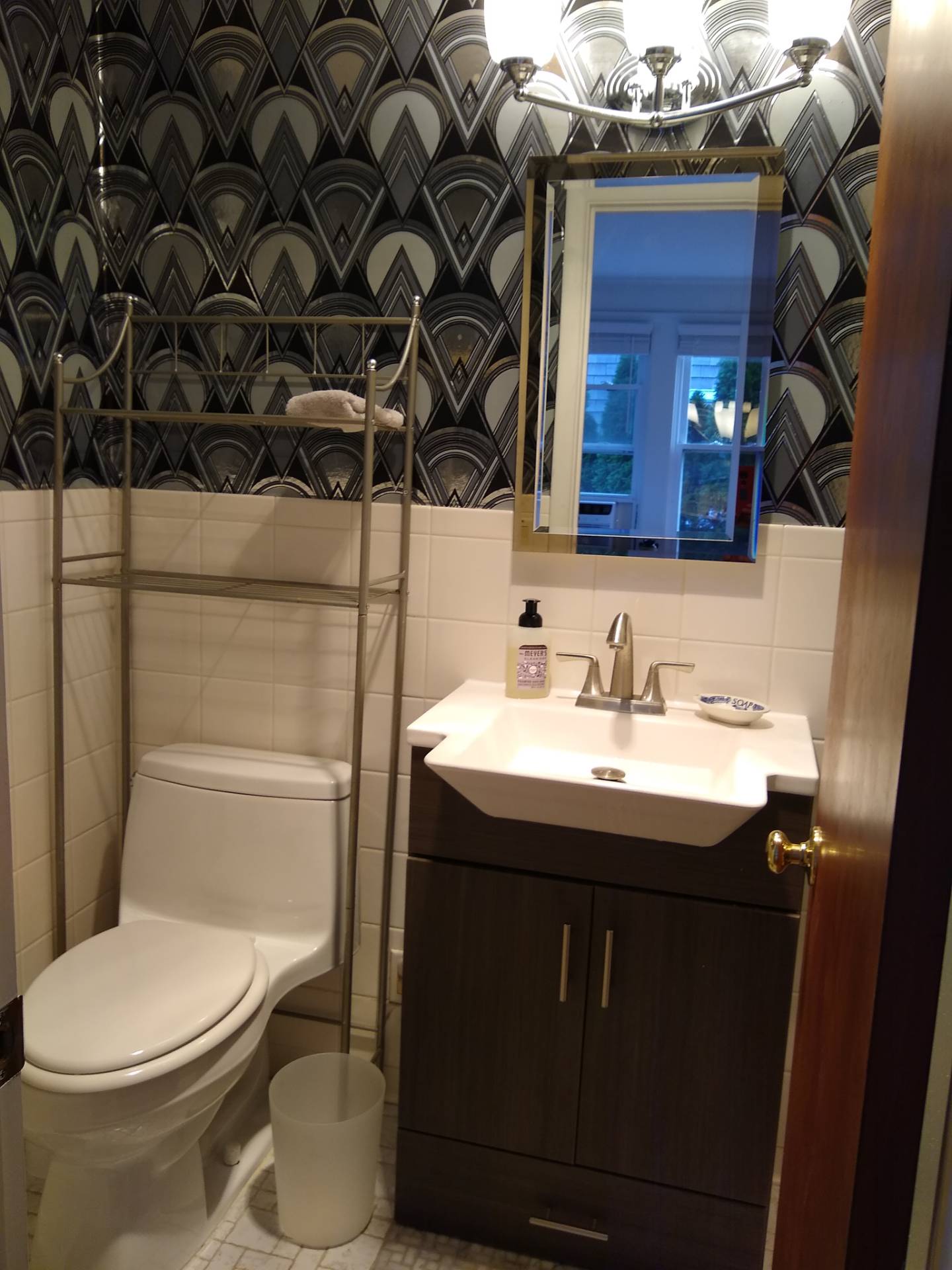 82 HILDRETH ST (Lower Apartment)