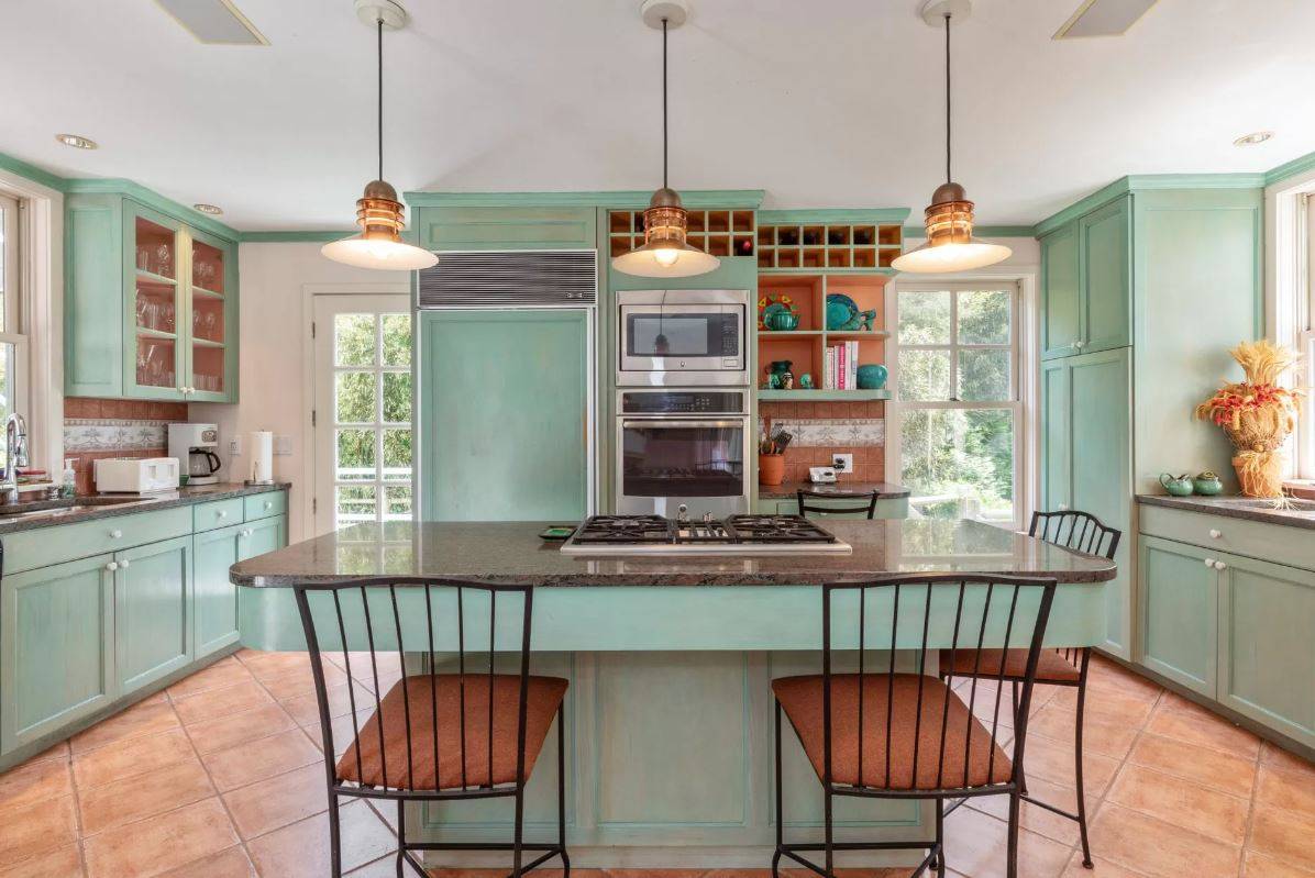 69 FRESH POND RD