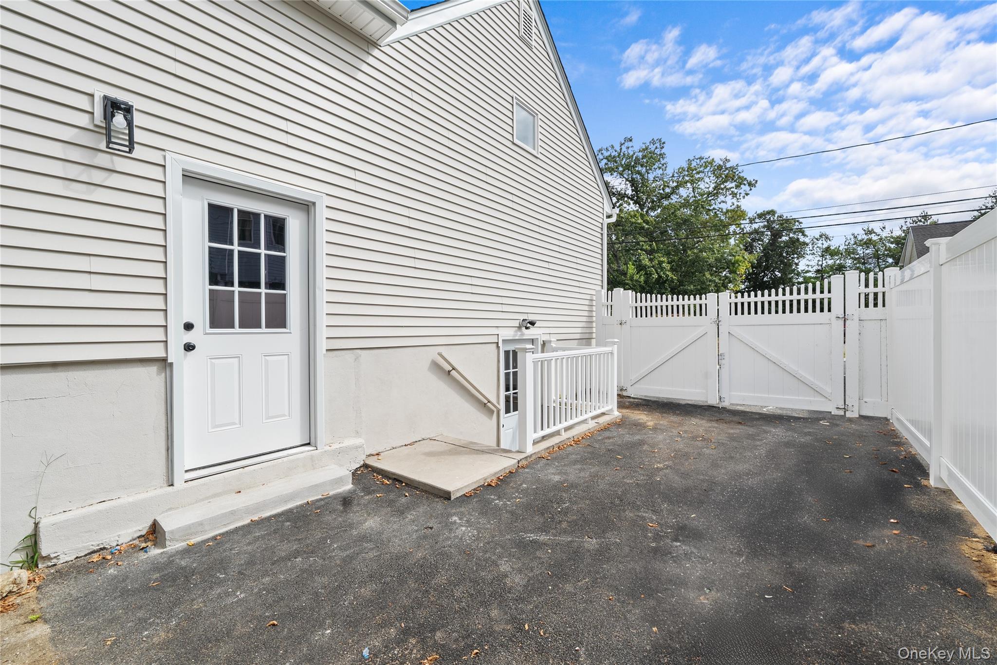 6A Cleveland Street