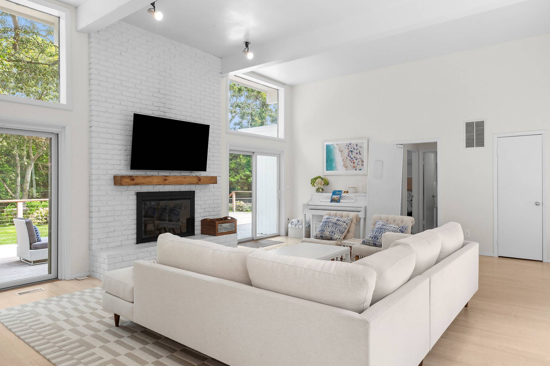 10 BAILOW LANE