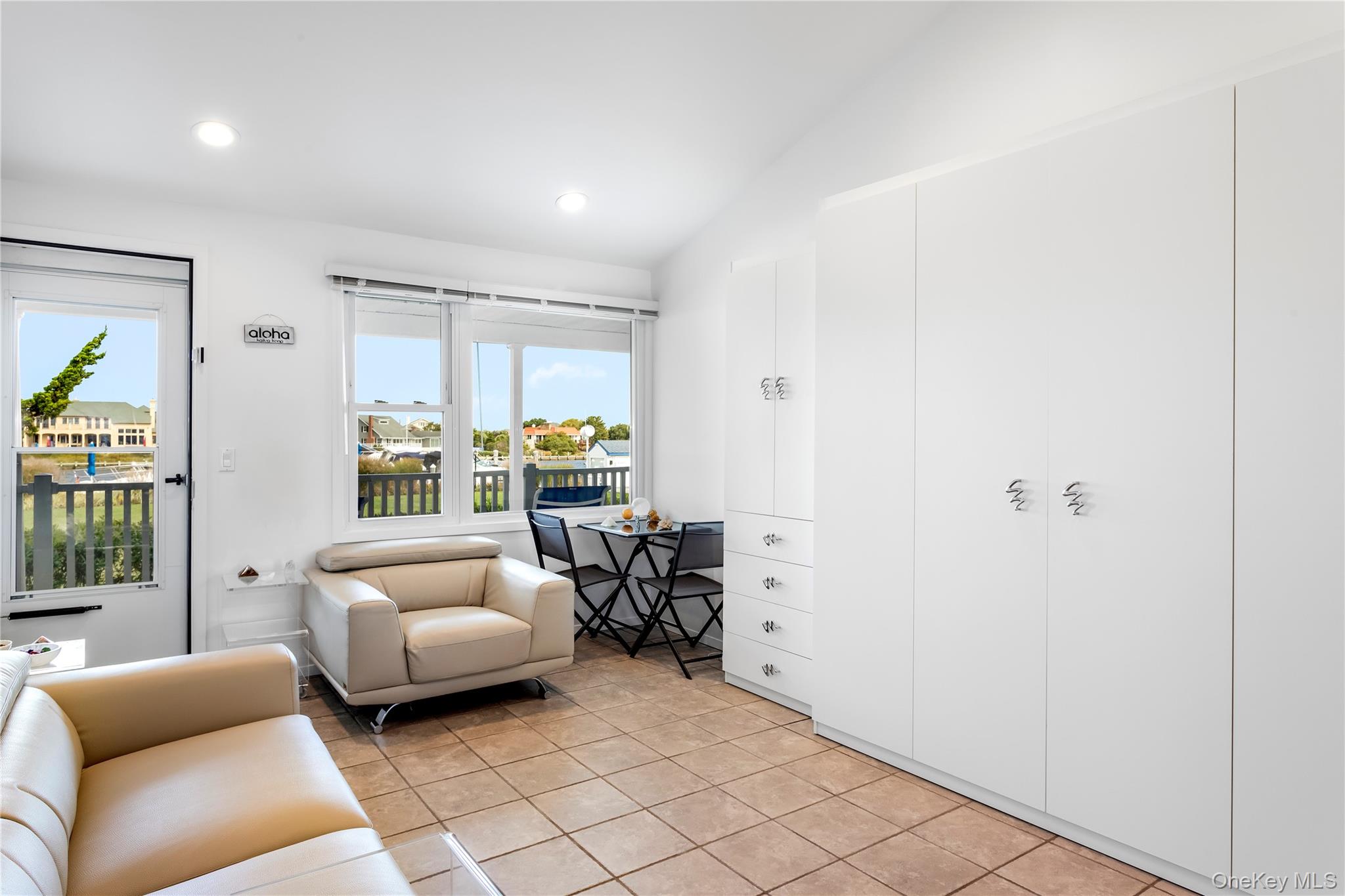 231 Dune Road Unit: 908 & 909