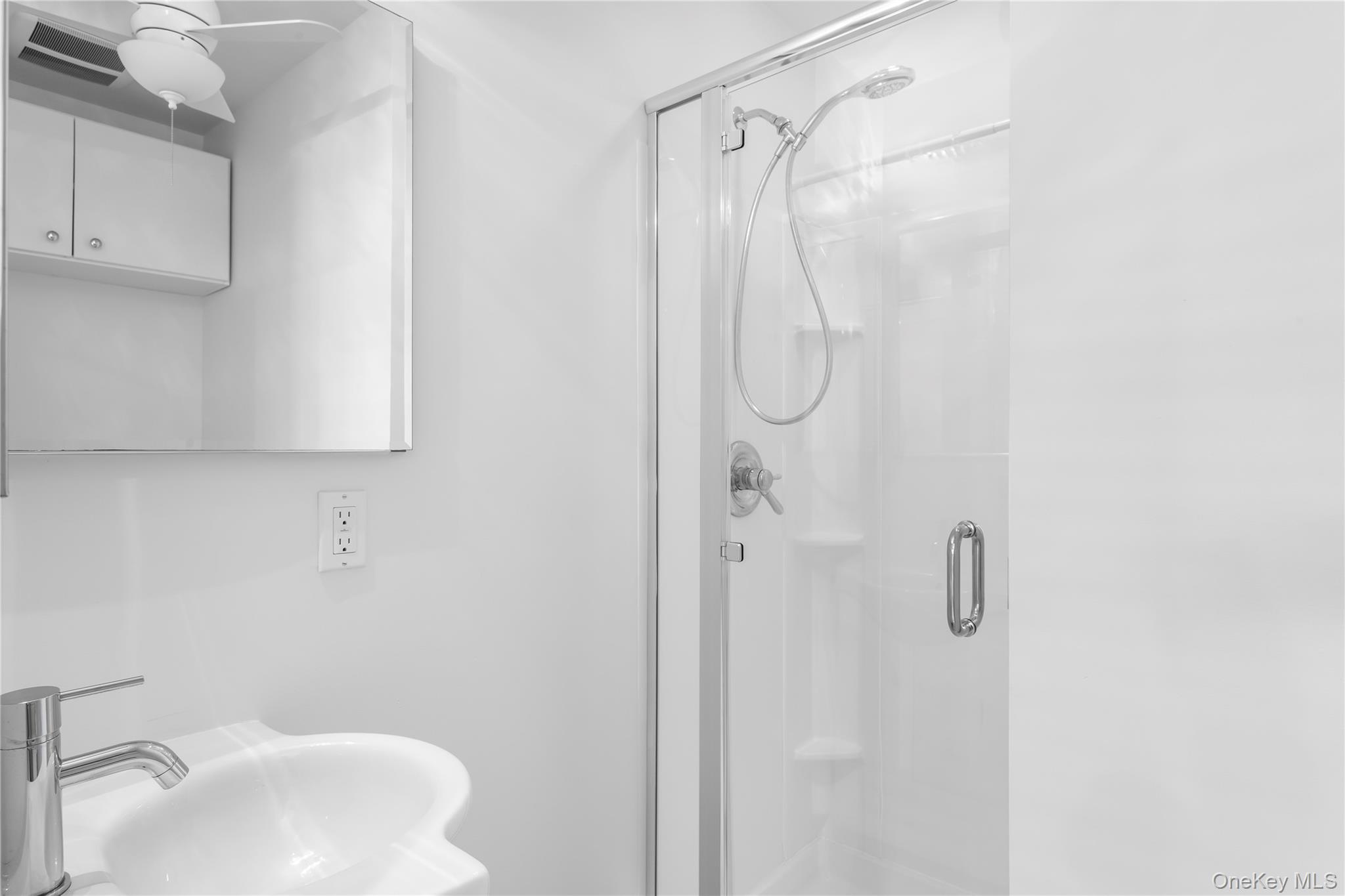 231 Dune Road Unit: 908 & 909