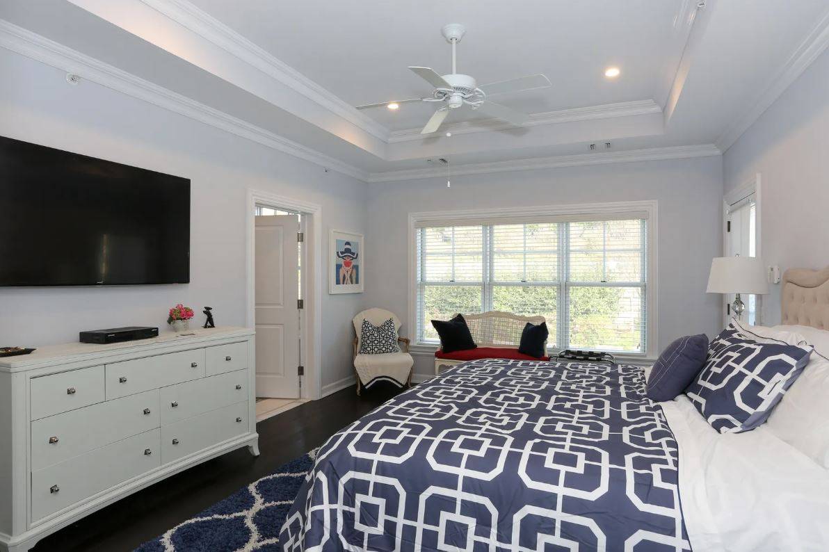 106 HIGH POND LN
