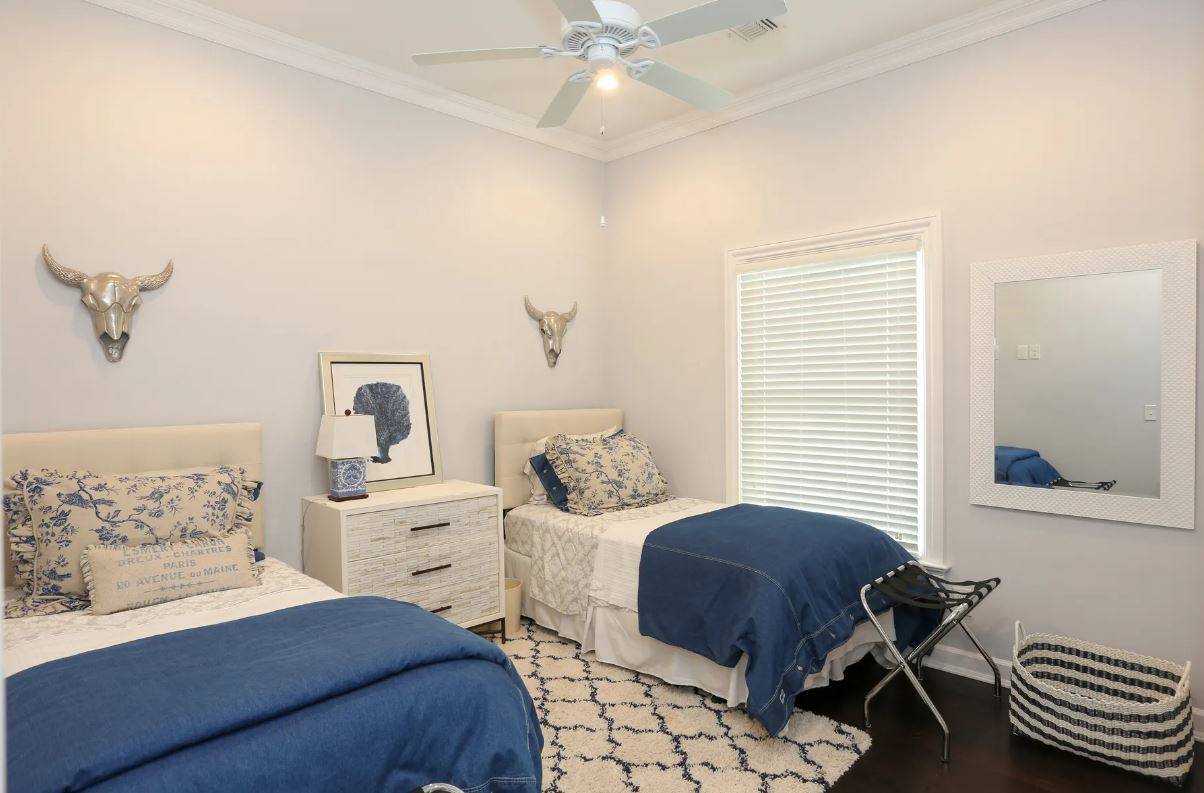 106 HIGH POND LN